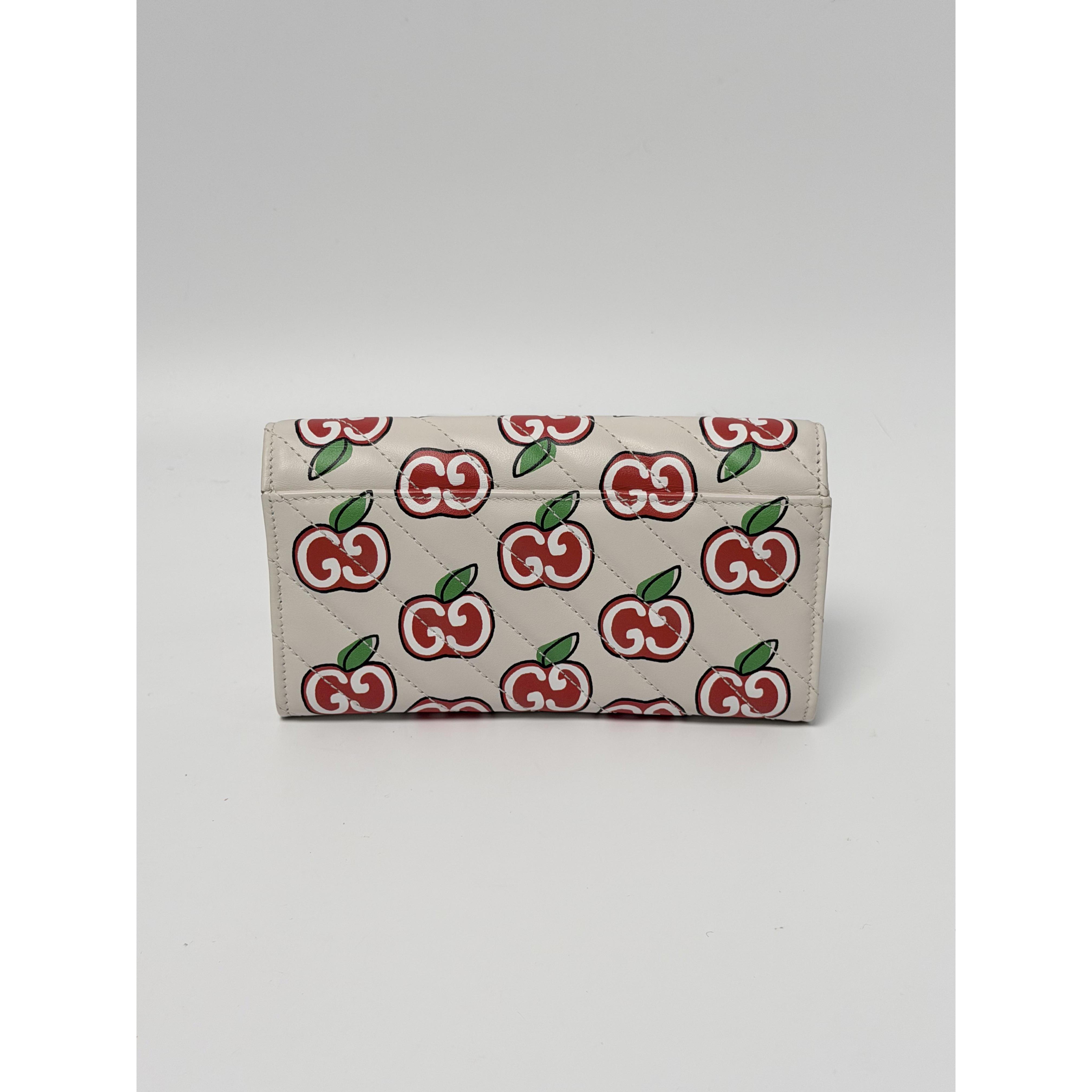 GUCCI Marmont Cherry Print Wallet White Matelassé Compact Tri Fold Wallet JD037GG