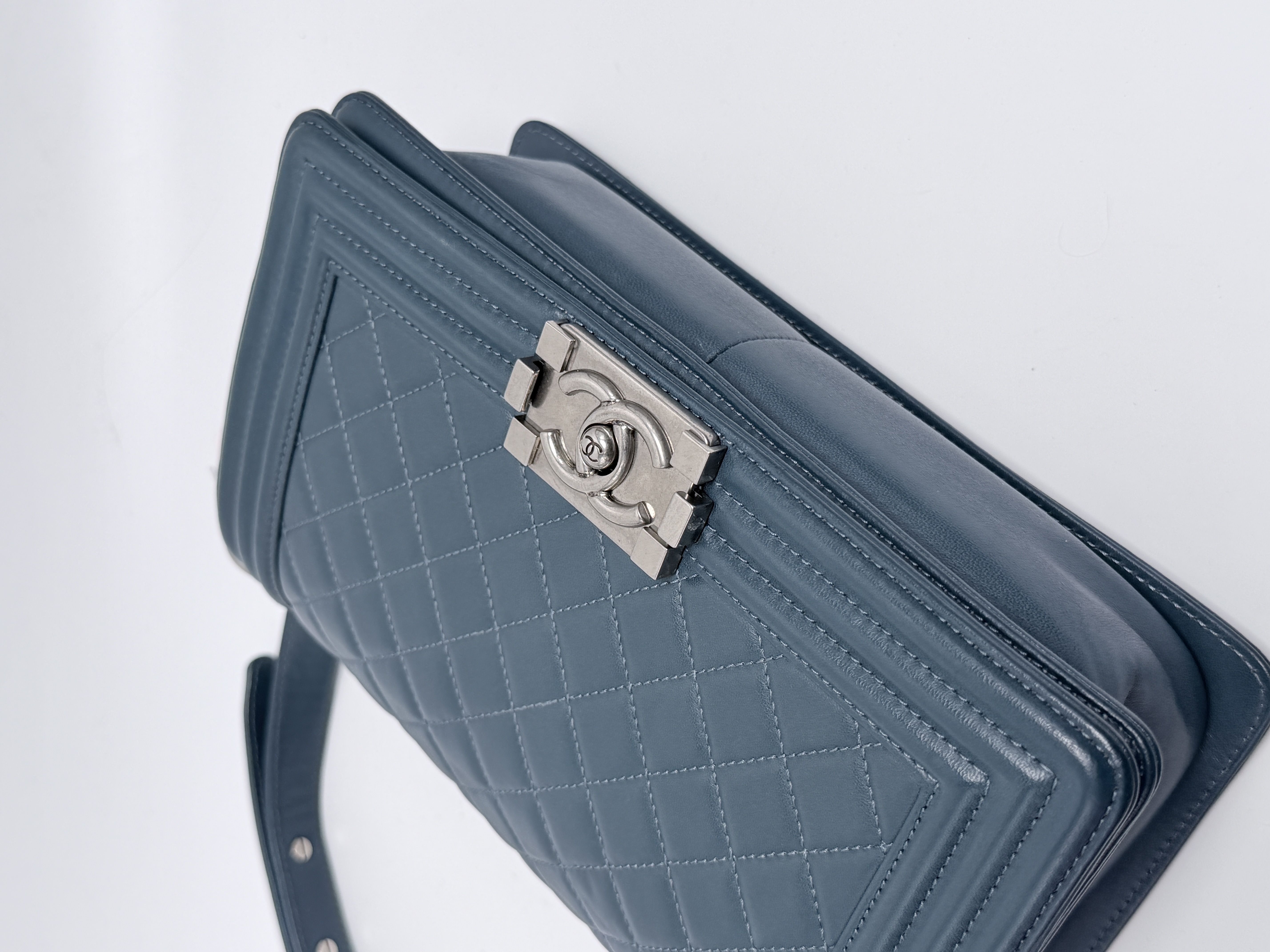 Chanel Blue Caviar Medium Boy Chain Shoulder Bag Ruthenium BIN007CC
