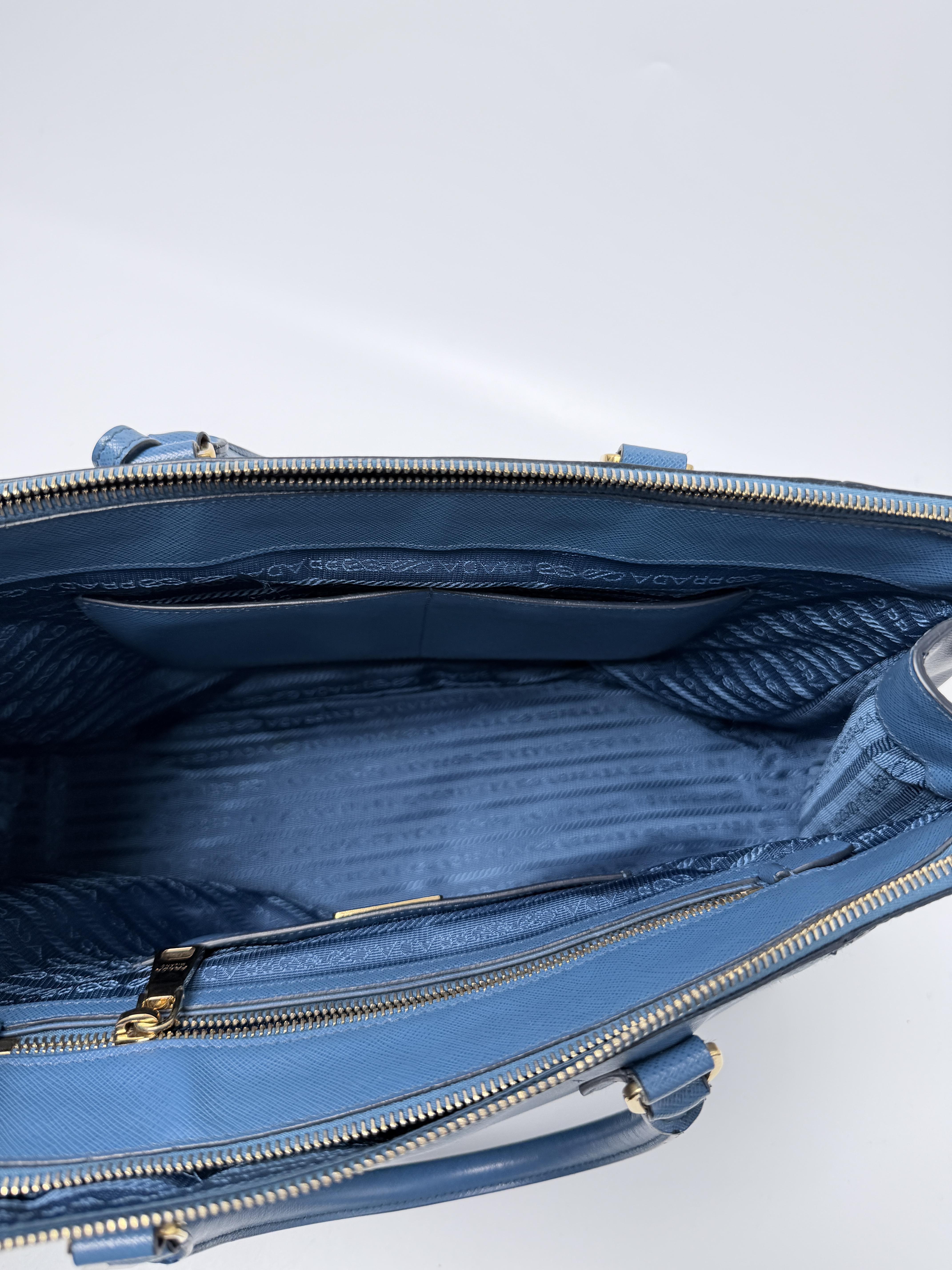 Galleria Medium Bicolor Saffiano Tote Bag Handle Handbag Navy Blue ZS067PR
