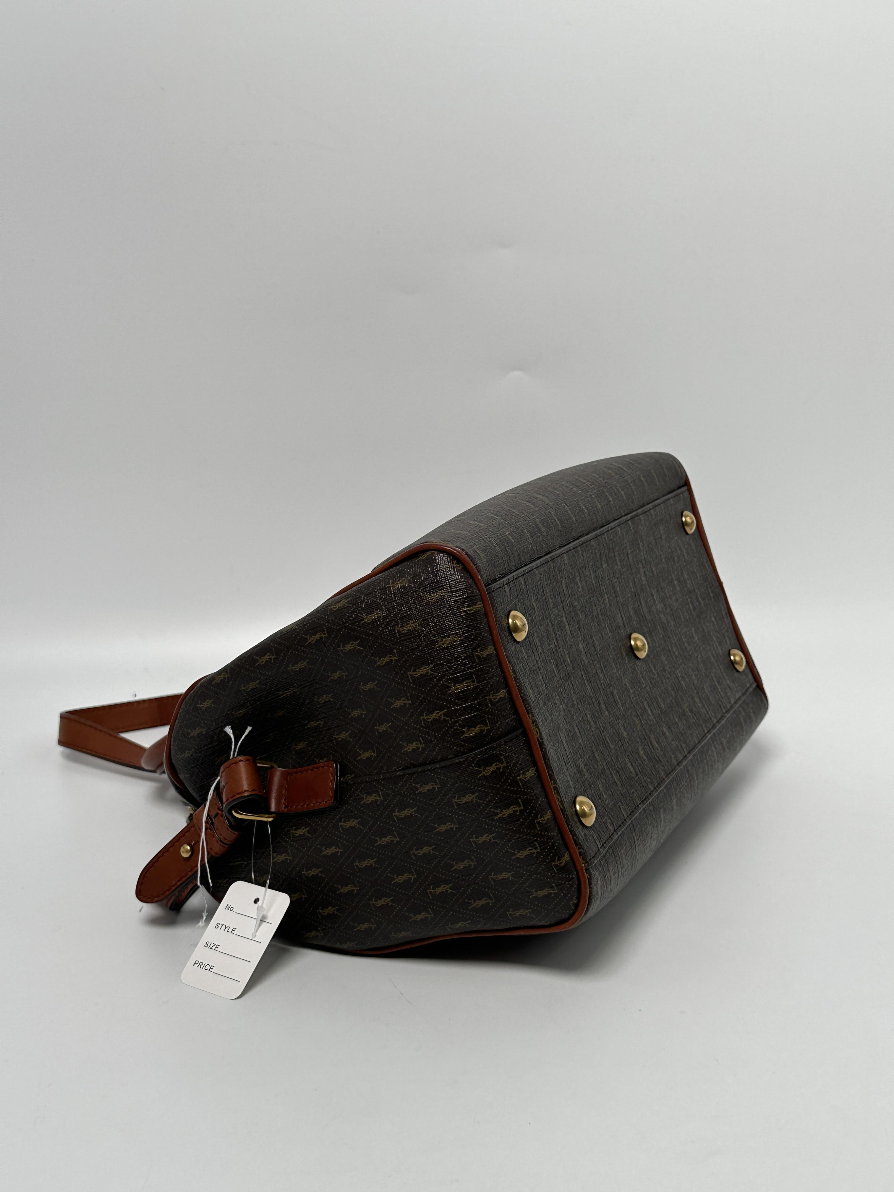 Pre-owned Yves Saint Laurent canvas Shoulder Bags Saint Laurent Le Monogramme Duffle Shoulder Bag JE490YL