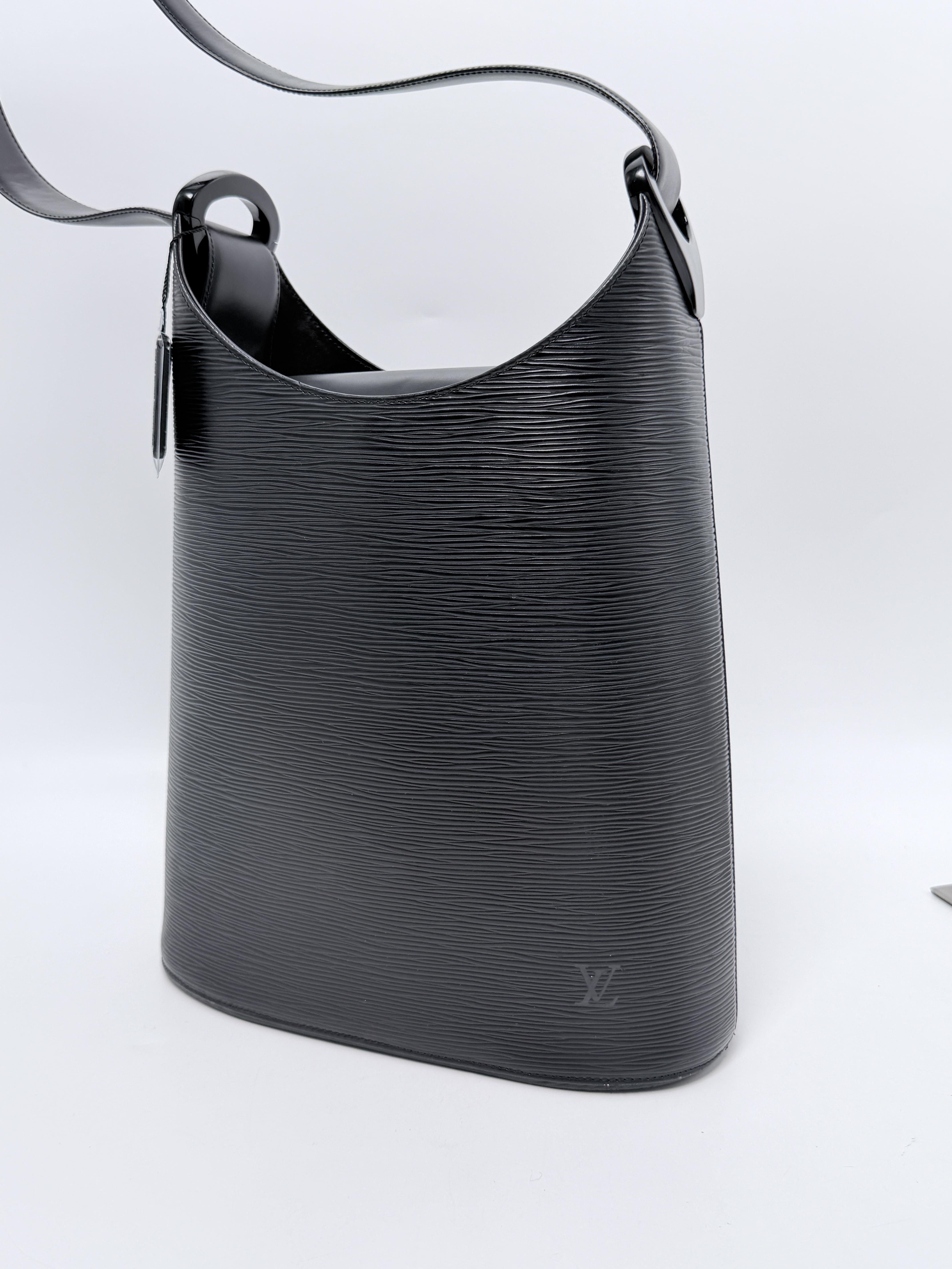 Mandara Epi Black Shoulder Bag Hobo Handbag JD1251LV