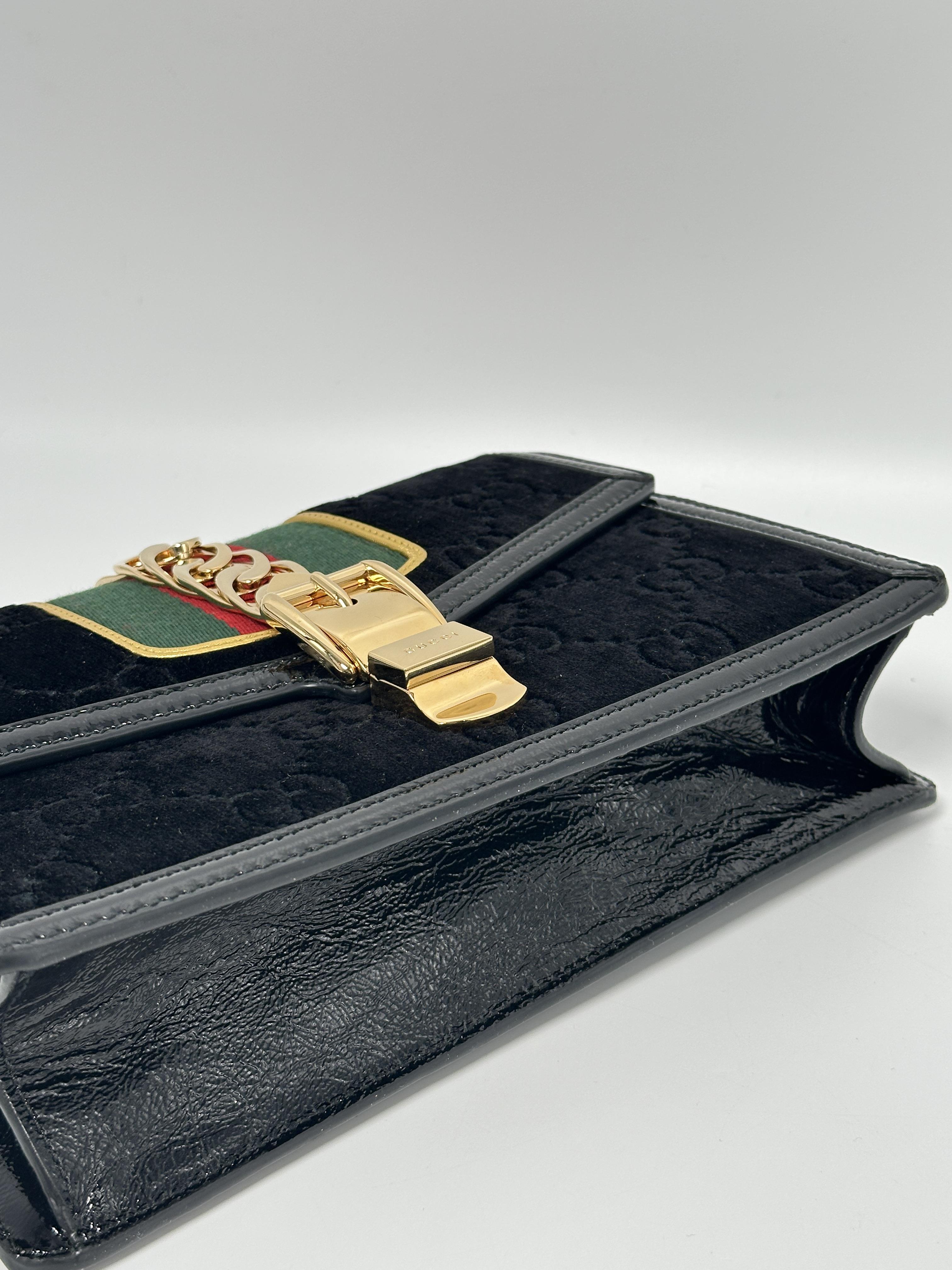 Pre-owned GUCCI Leather Crossbody Bags Sylvie Shoulder Handbag GG Velvet Small Black Crossbody Bag JD585GG
