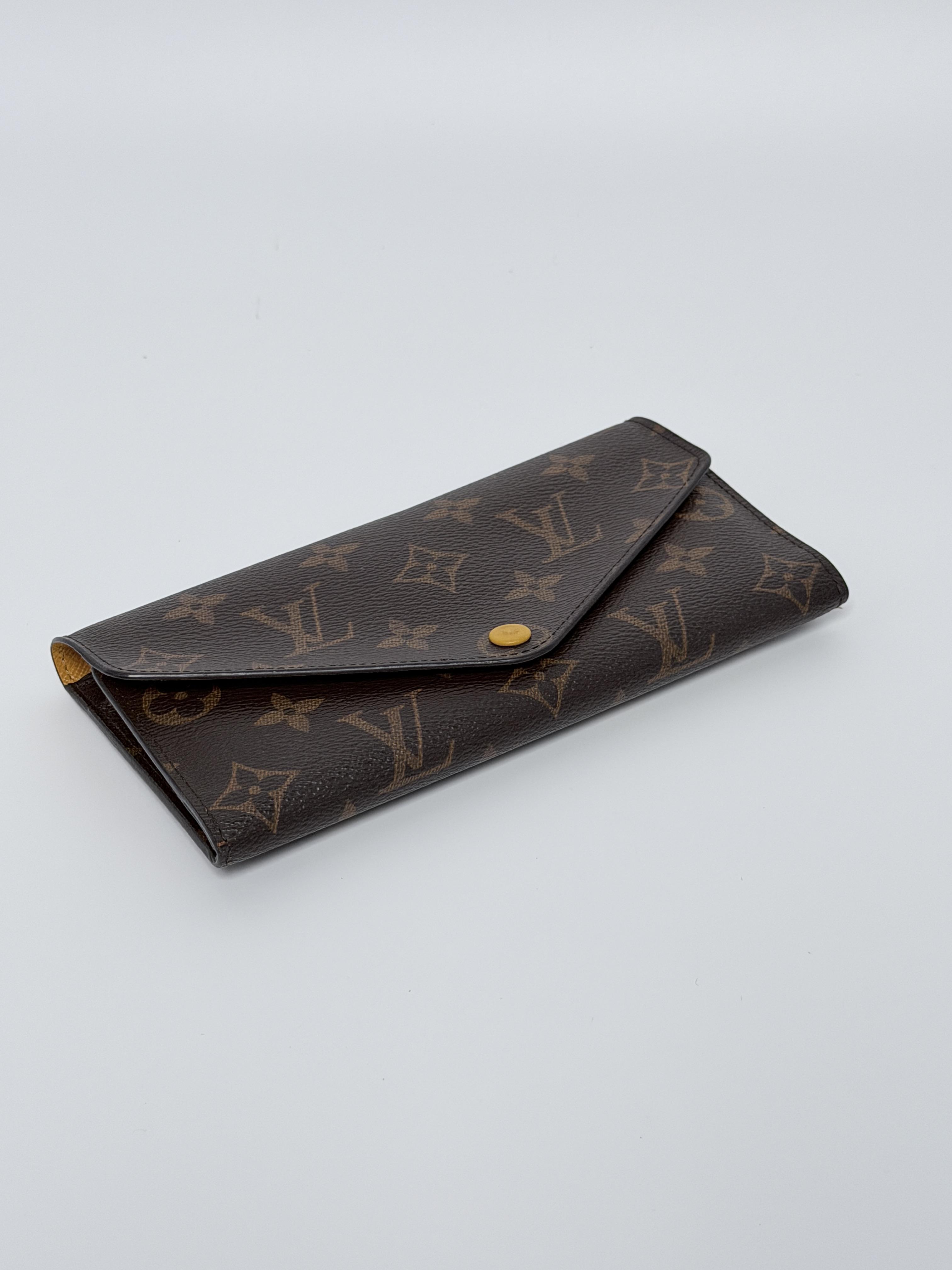 authentic Monogram Envelope CCMPLV41