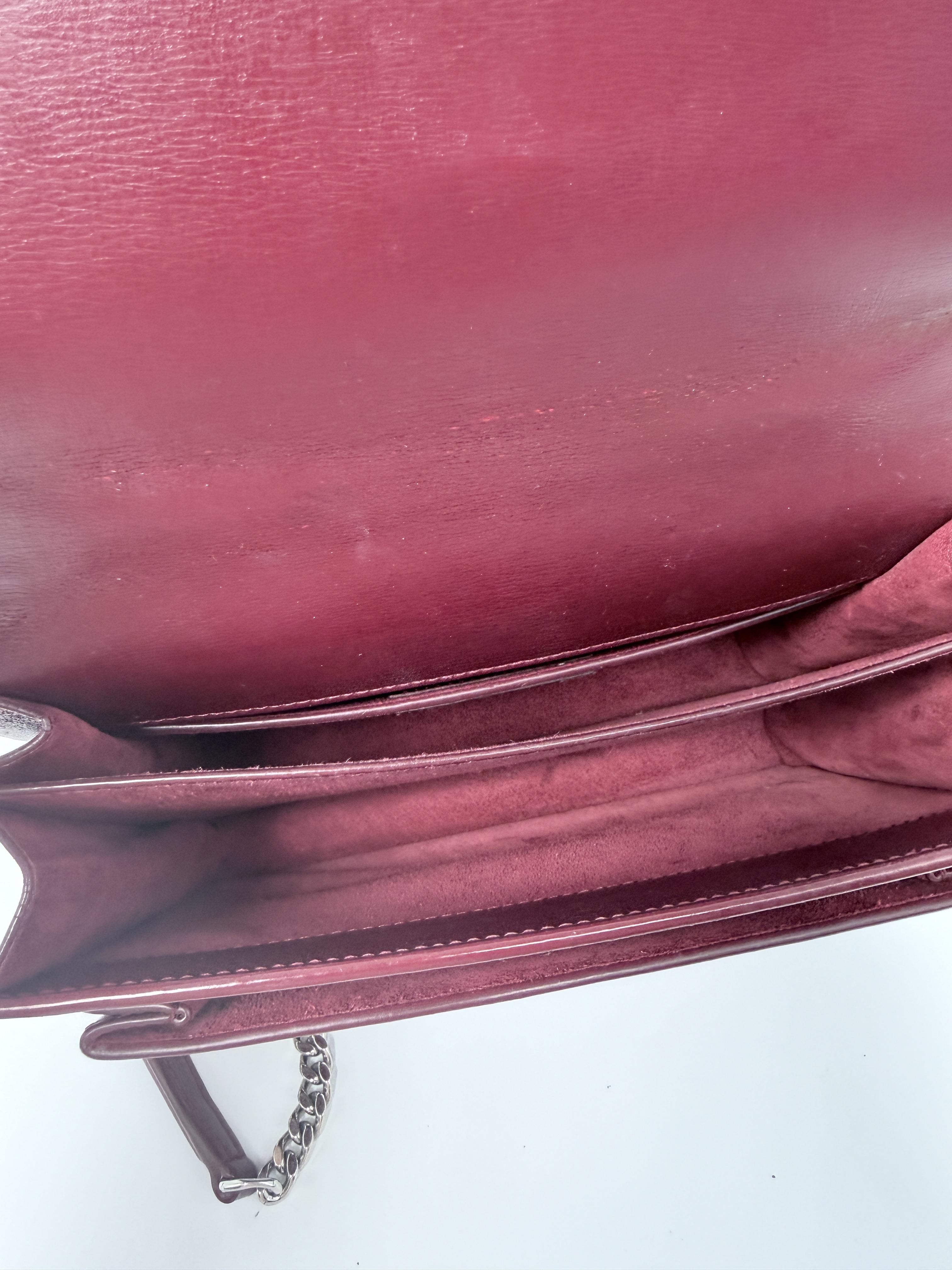 Pre-owned Yves Saint Laurent leather Shoulder Bags Saint Laurent Kate Chain Wallet Burgundy Crossbody / Shoulder Bag JE414YL