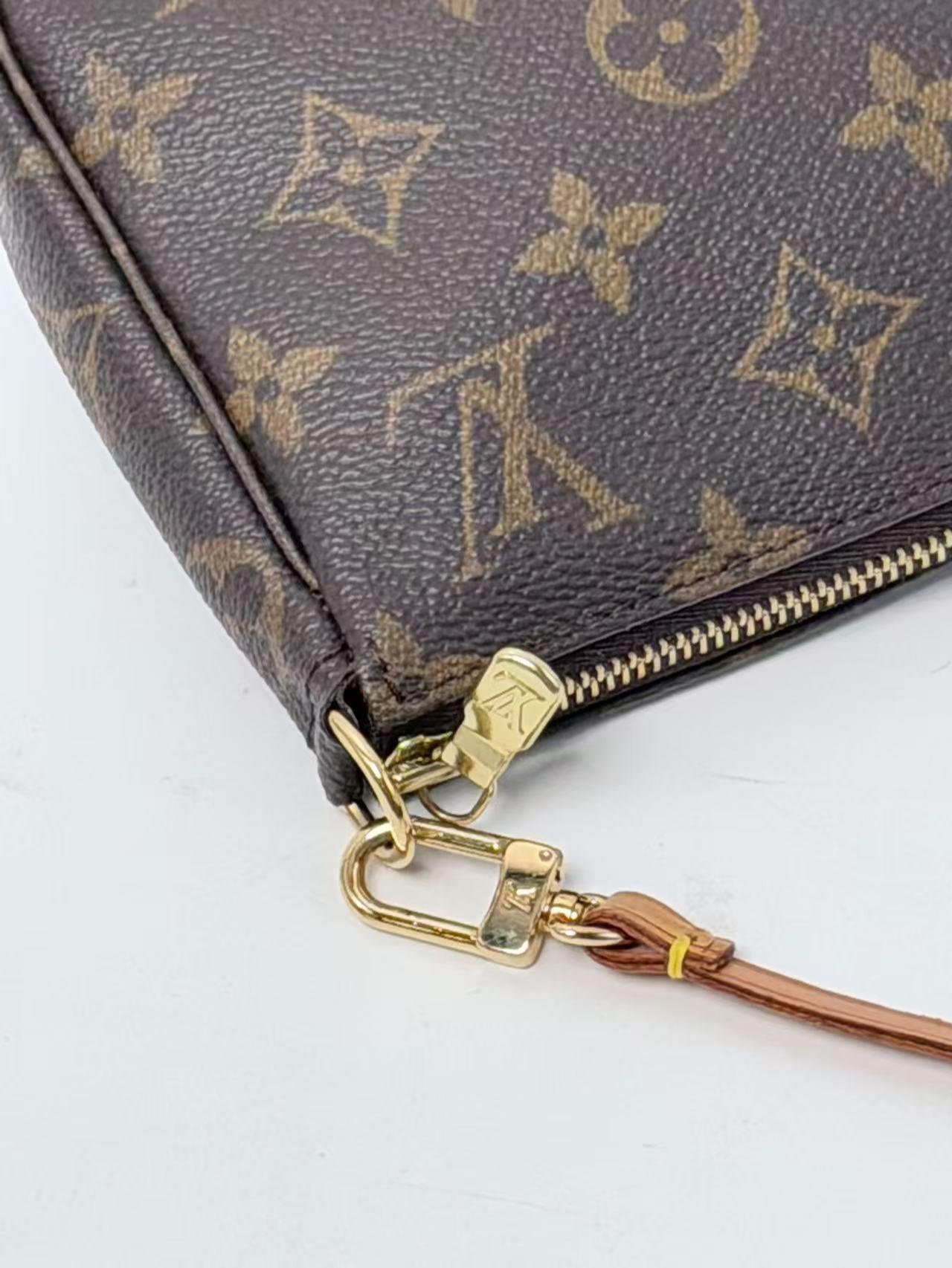 Monogram Pochette Accessoires Vintage Canvas Shoulder Bag Pouch JP012LV