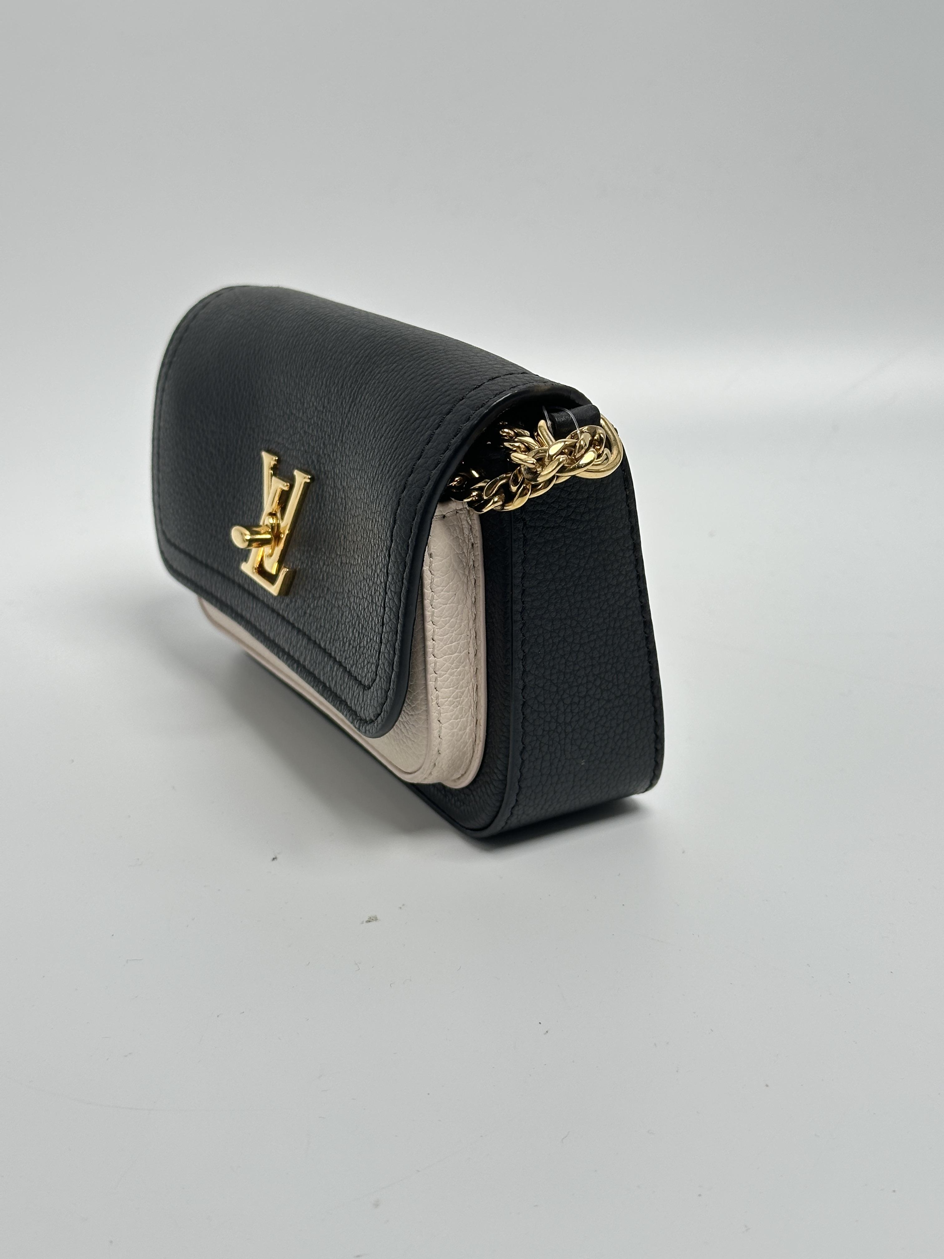 Lockme Tender Pochette Black/Cream Crossbody Bag ZS039LV