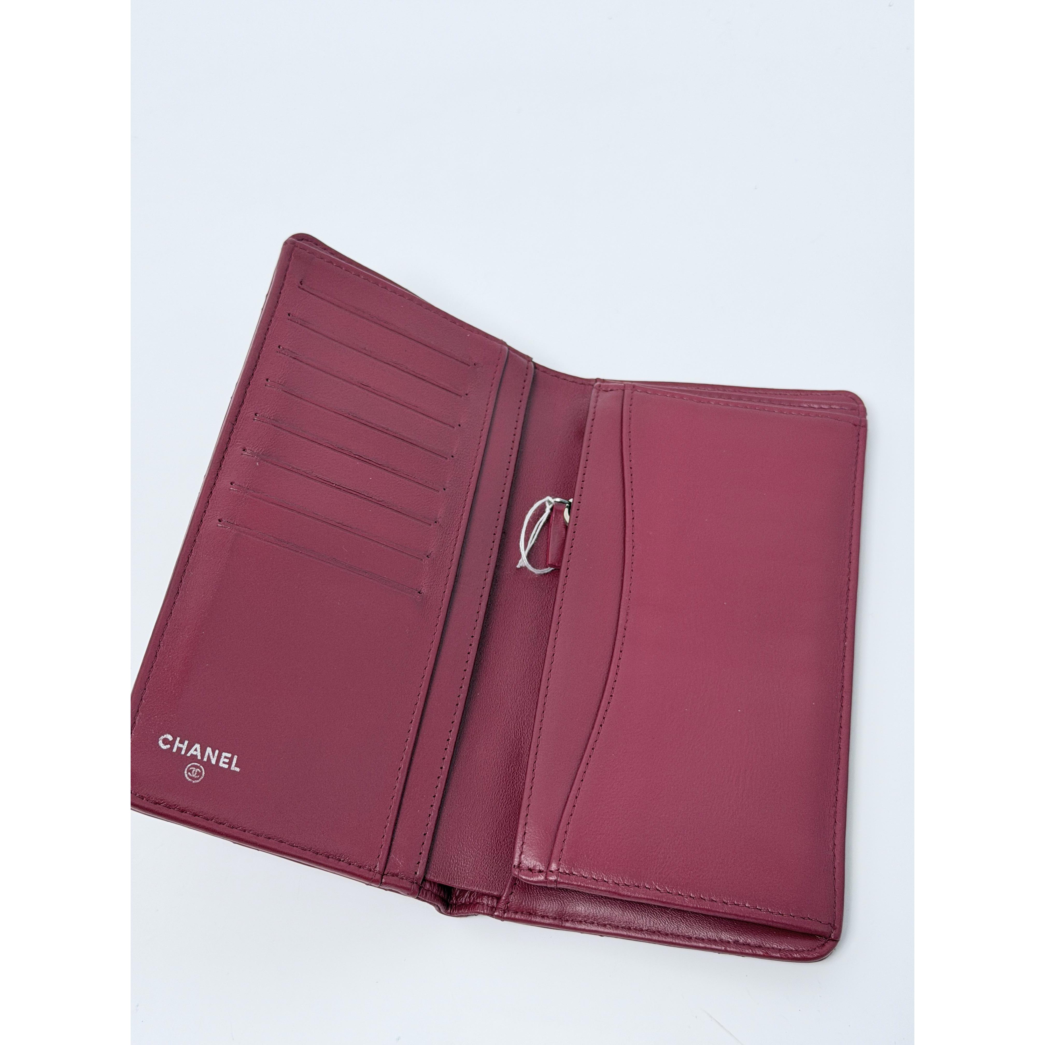 Pre-owned CHANEL leather Small Leather Goods Red Quilted Yen Continental Wallet JE114CC