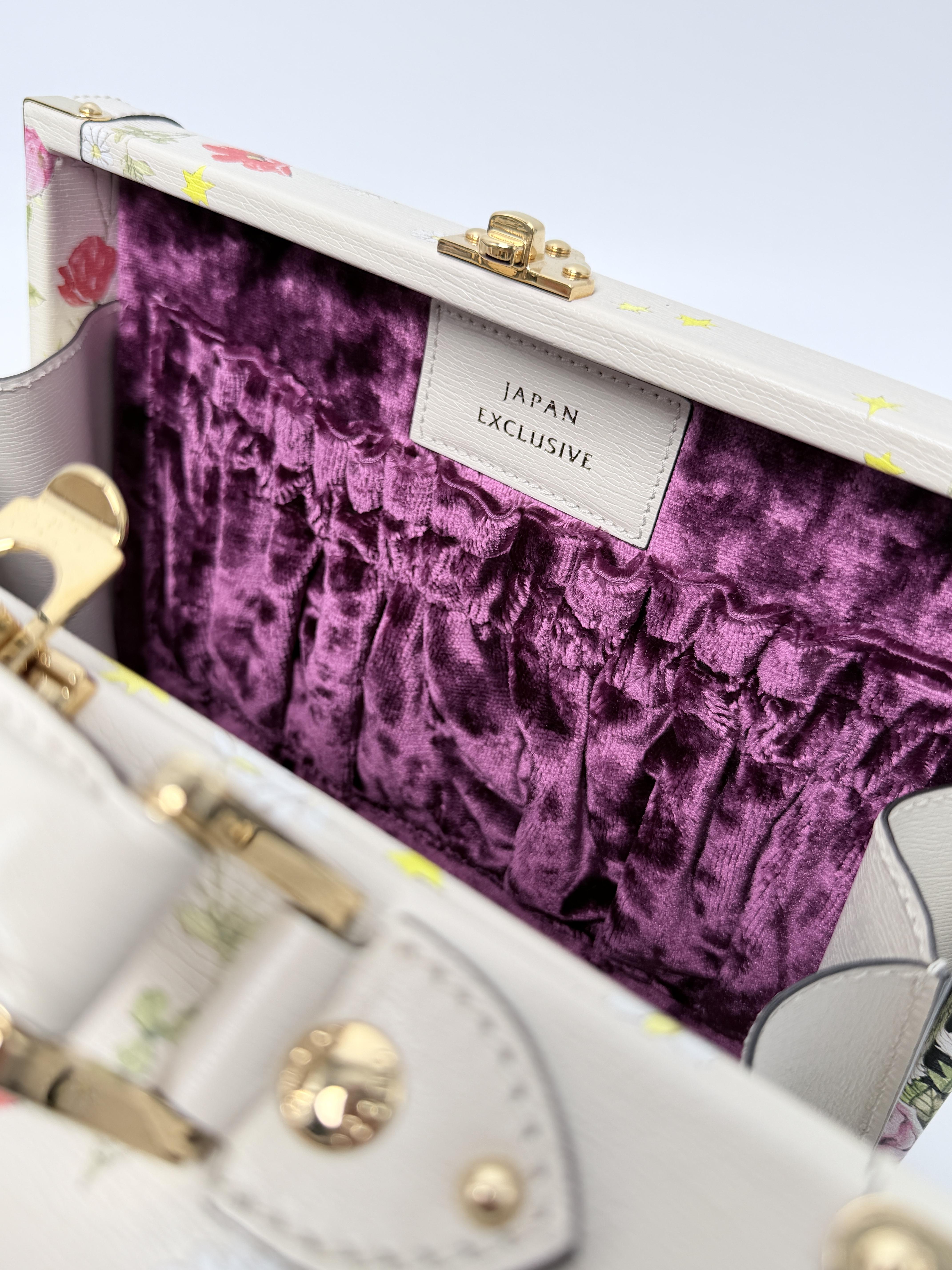x Yuko Higuchi Limited Edition Trunk Case Shoulder Bag Ivory Leather Cat Print JP014GG
