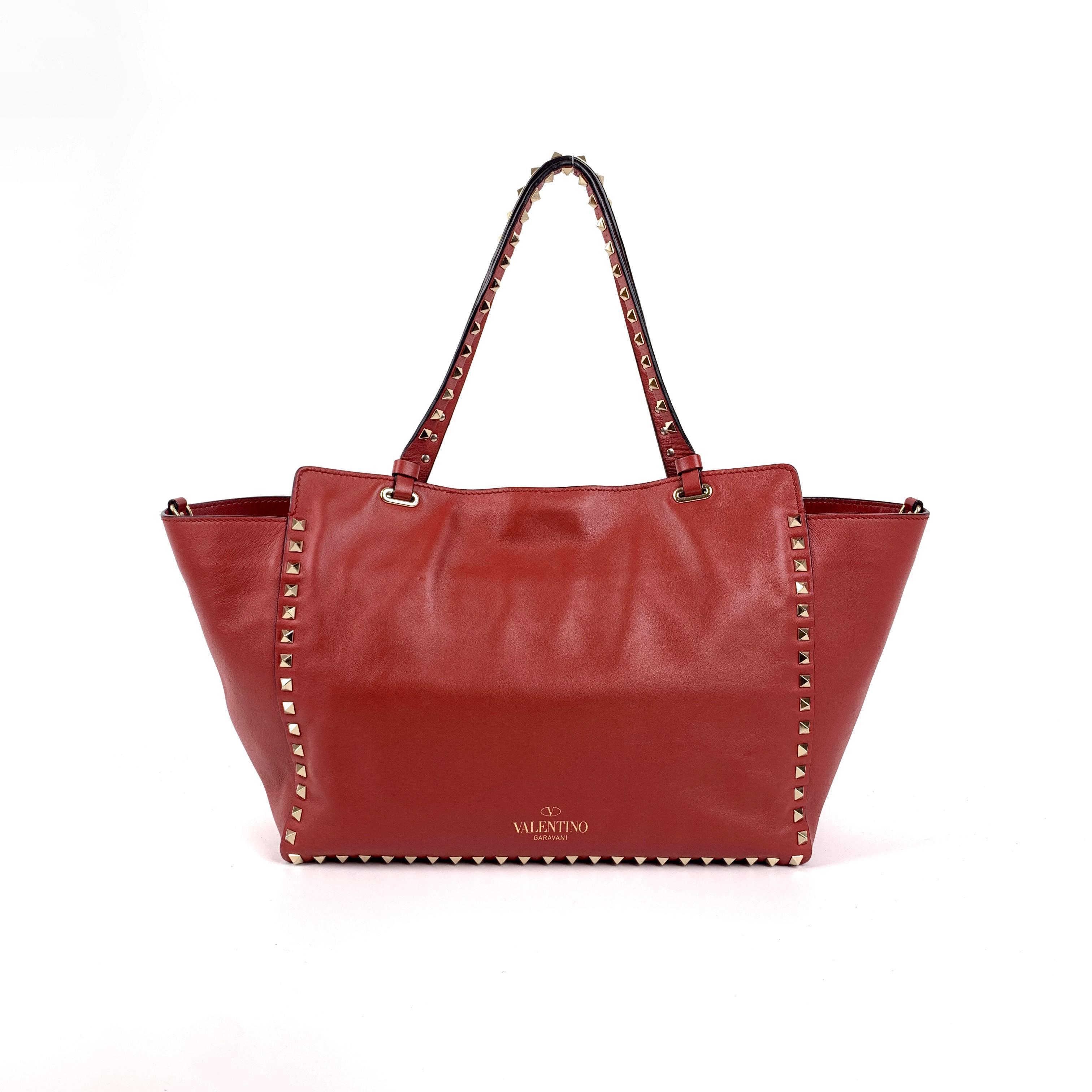 Valentino Garavani Rockstud Red Leather Shoulder Bag，SH104