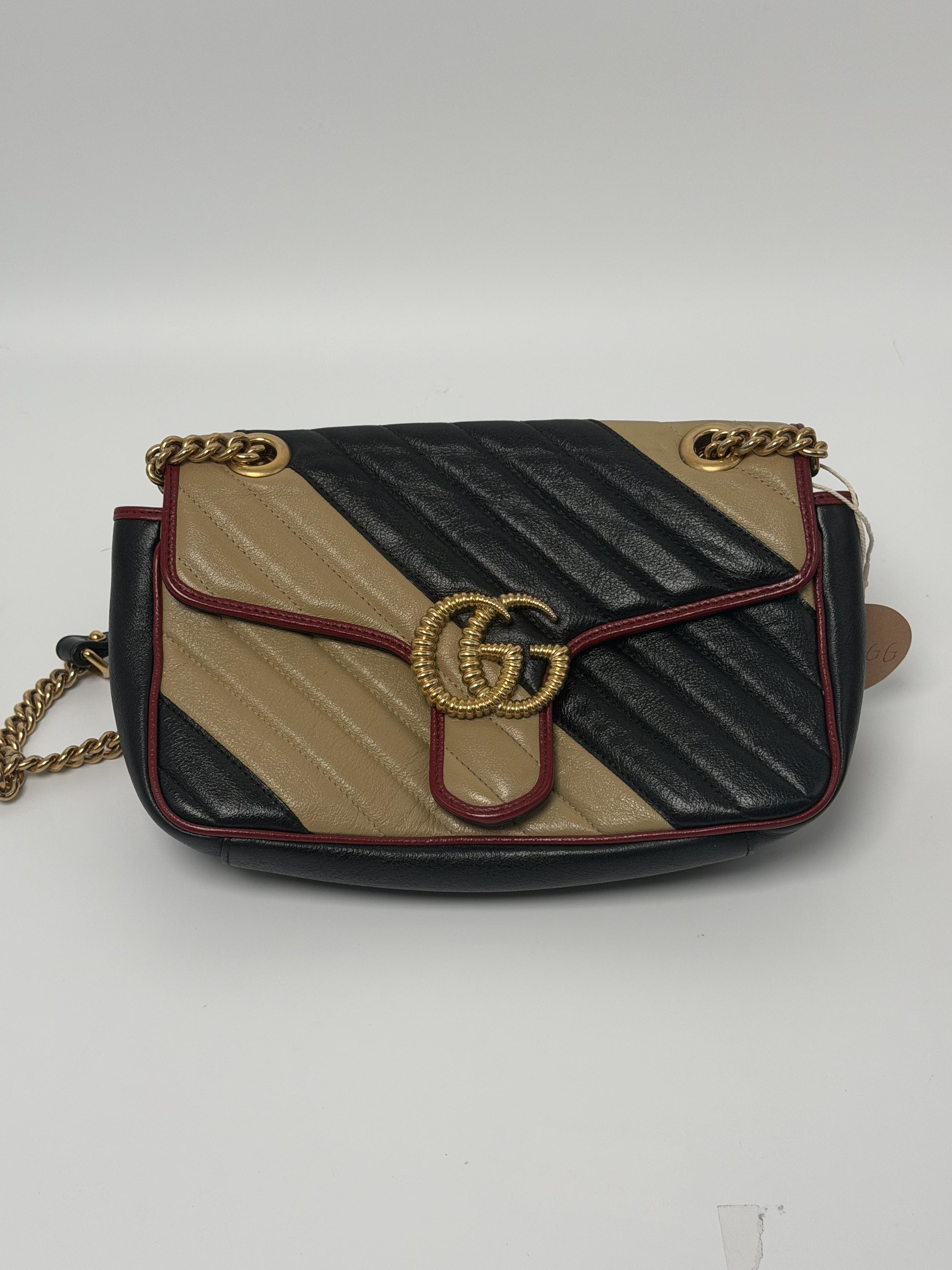 Pre-owned GUCCI GG Leather Crossbody Bags Marmont Shoulder Bag Black Beige Chain Crossbody Bag Gold Double G Quilted Designer P004GG