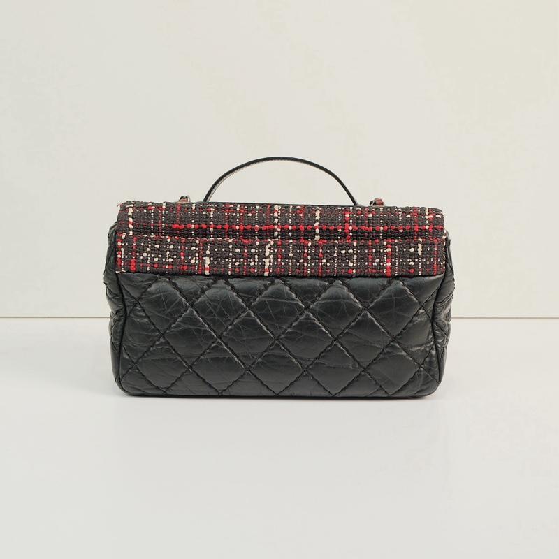 Pre-owned CHANEL Multicolor Tweed and Quilted Calfskin Leather with Aged Ruthenium Hardware Shoulder Bags Coco Handle Flap Bag in Tweed and Calfskin CC15 23438917 B6