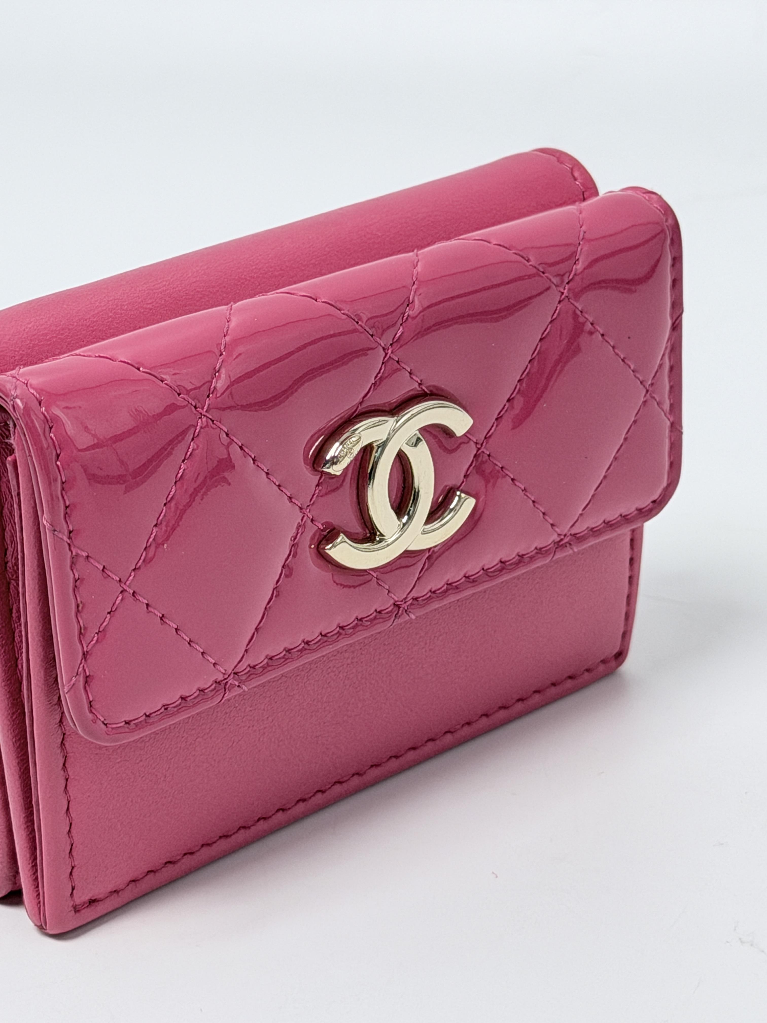 Classic Small Flap Quilted Caviar Fuchsia Pink Gold Hardware JP009CC
