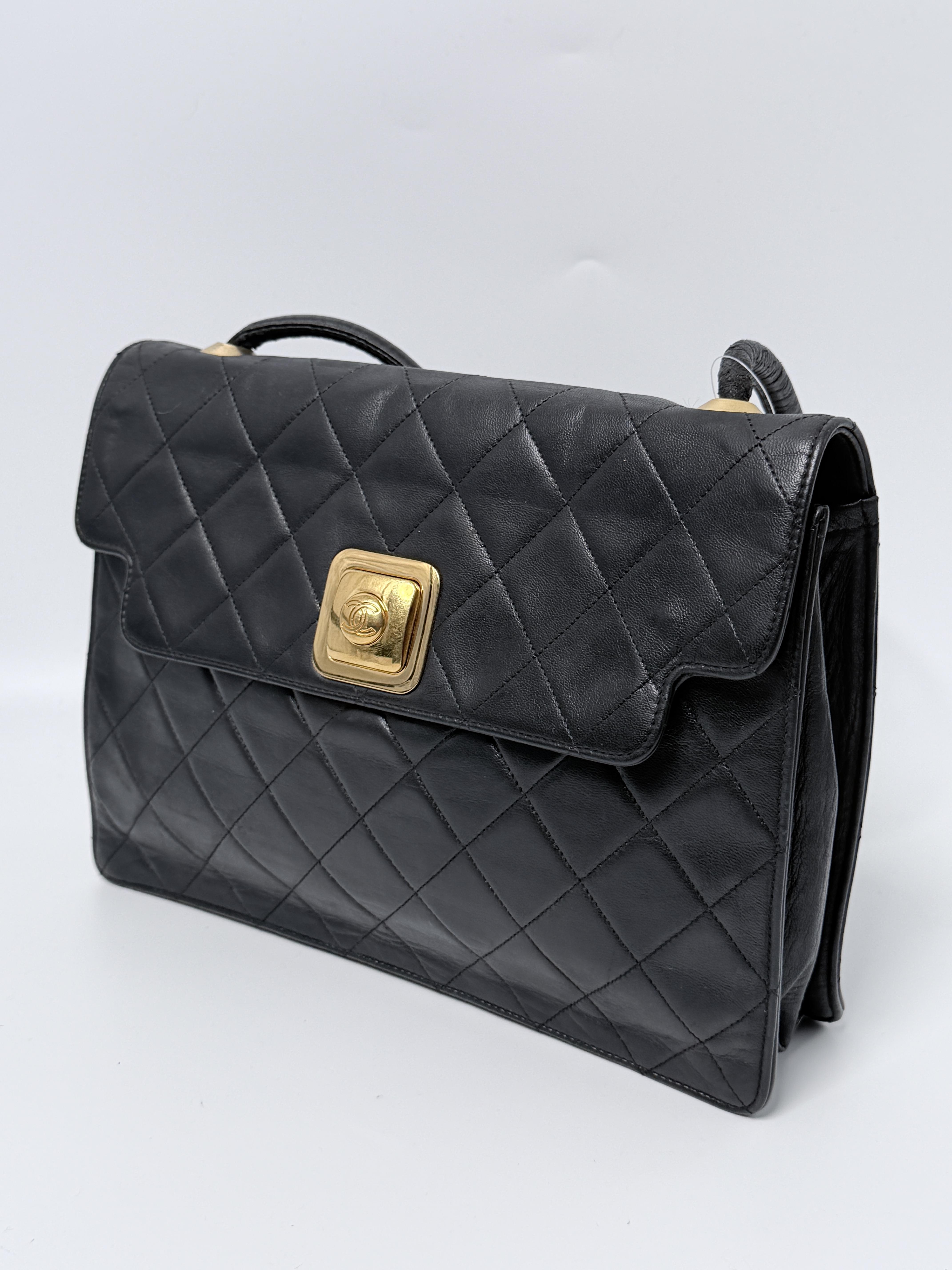 Pre-owned CHANEL leather Shoulder Bags Quilted Lambskin Square Push Lock Flap Shoulder Bag Black Gold Hardware ZS024CC