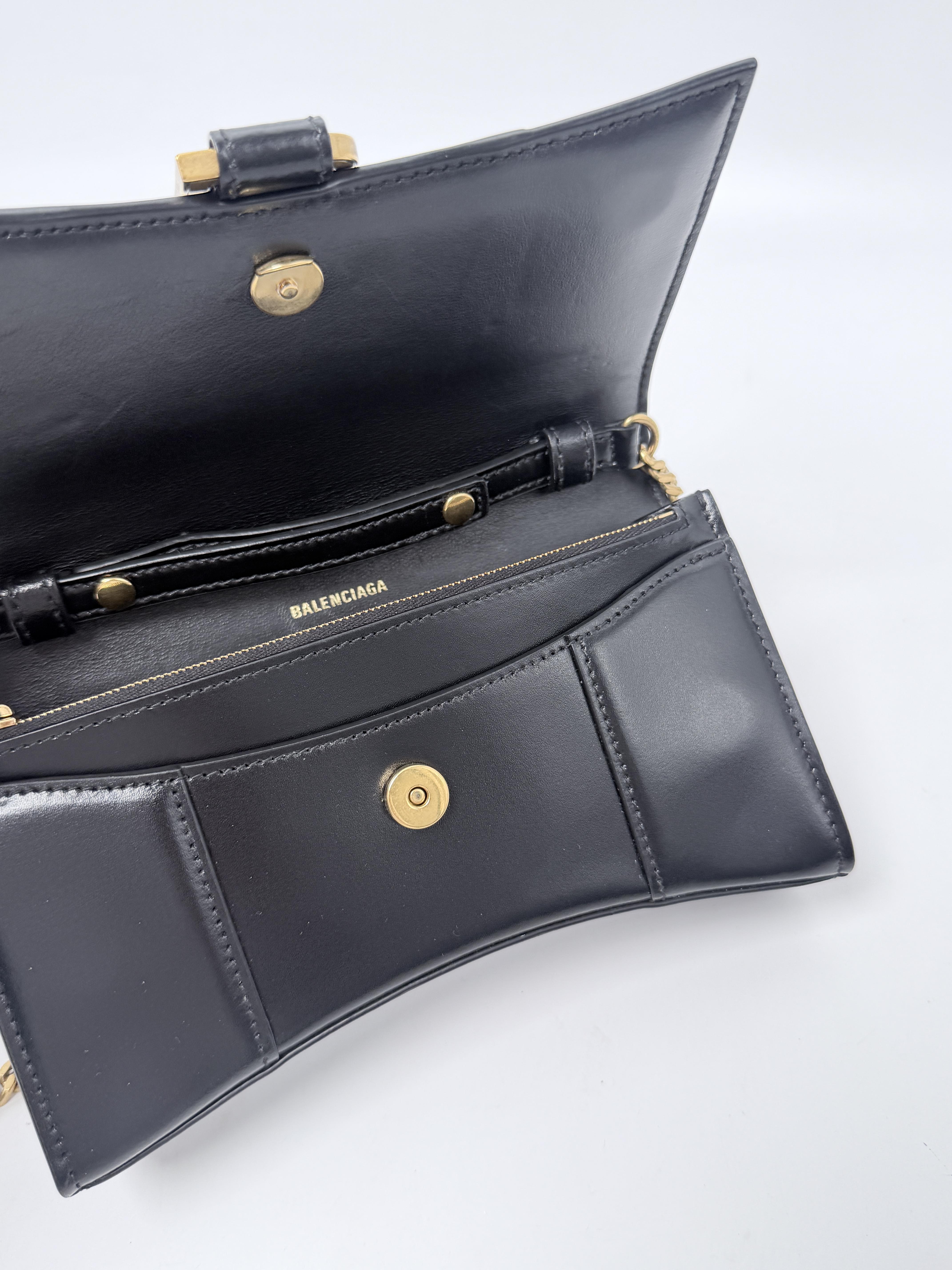 Hourglass Chain Crossbody Bag Clutch Smooth Black JA1440BB