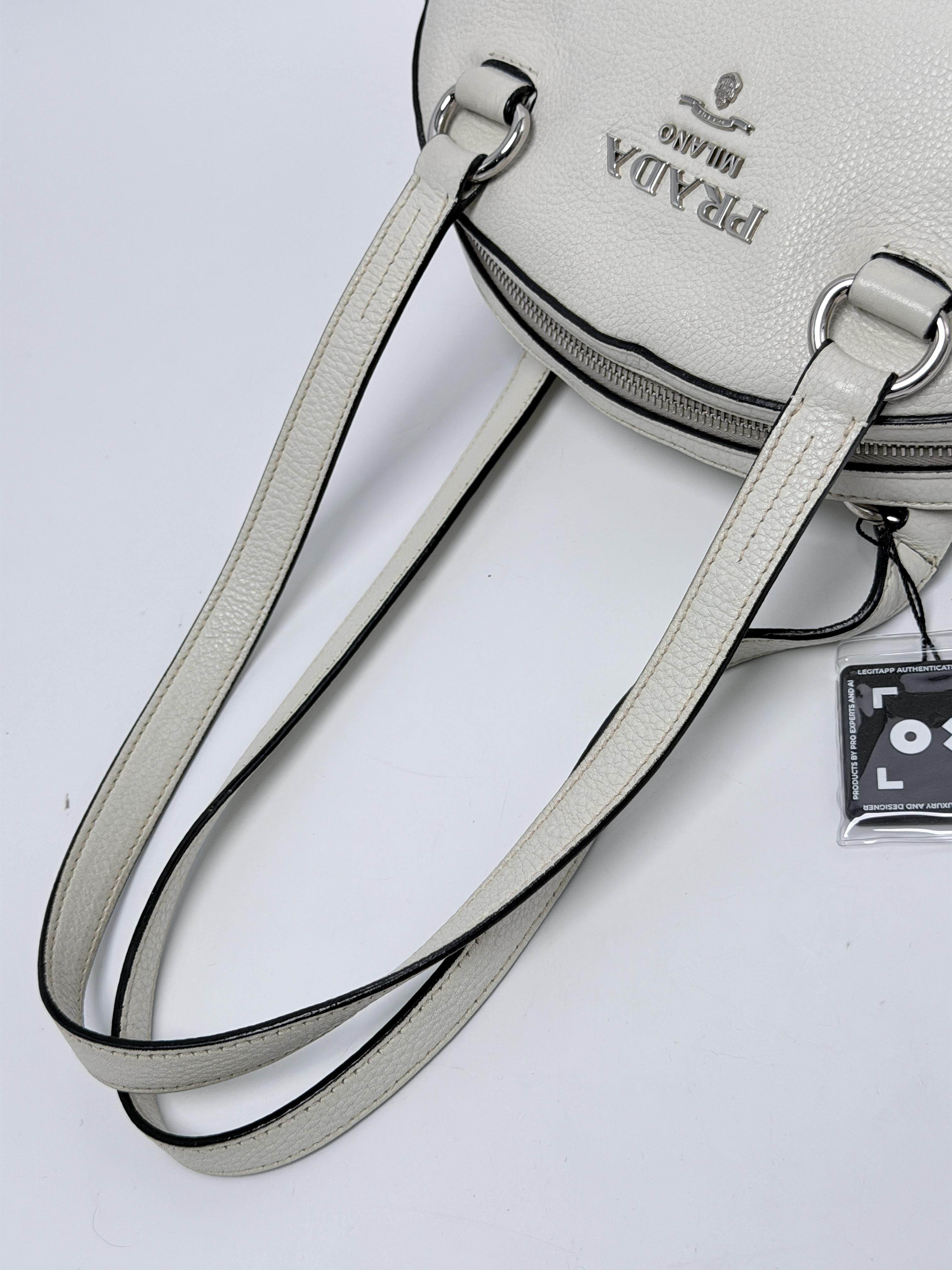 Vitello Phenix Shoulder Bag Off White Cream JD1383PR