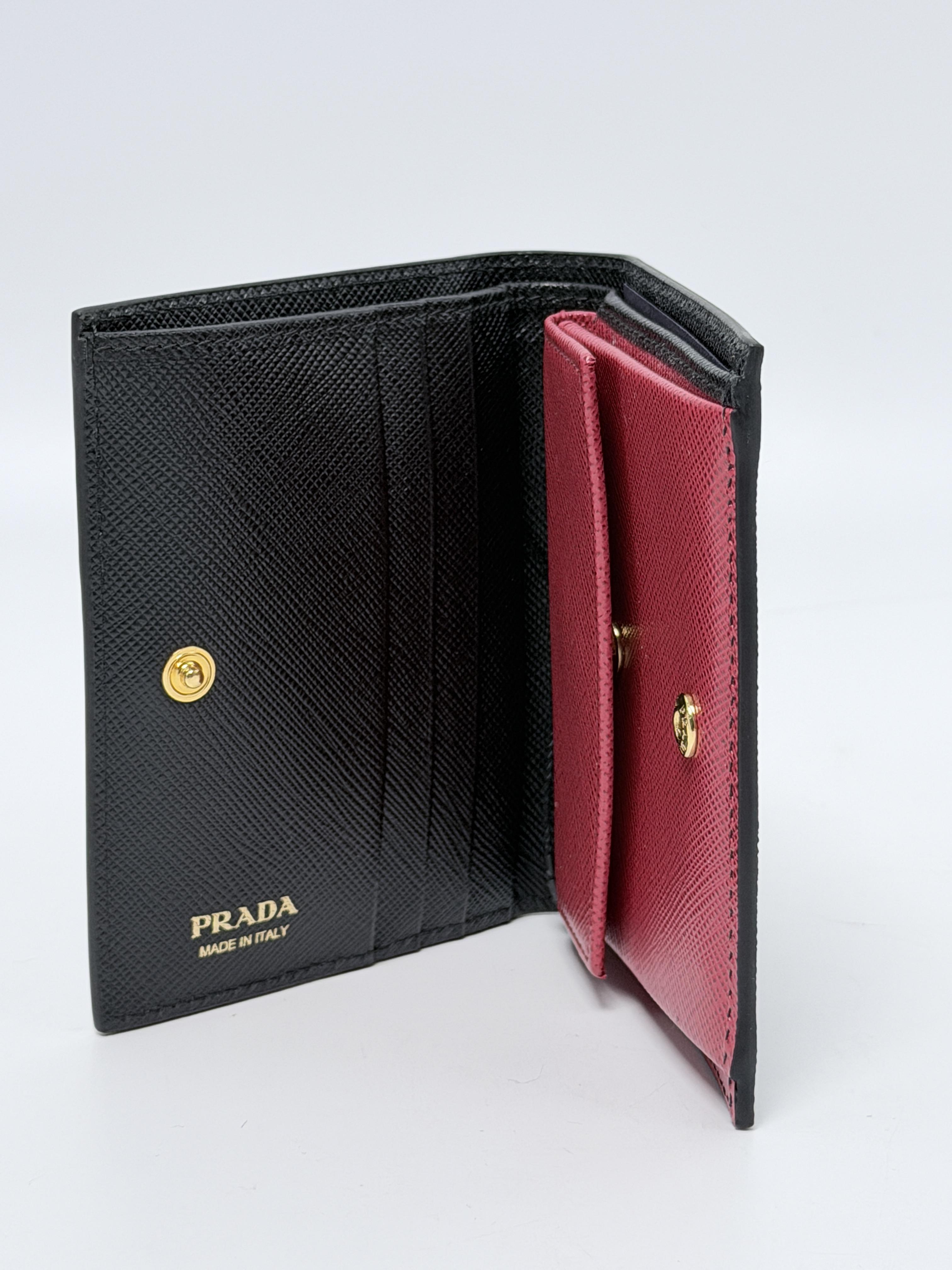 Robot Badge Saffiano Compact Bifold Wallet Black Red Heel JD1358PR