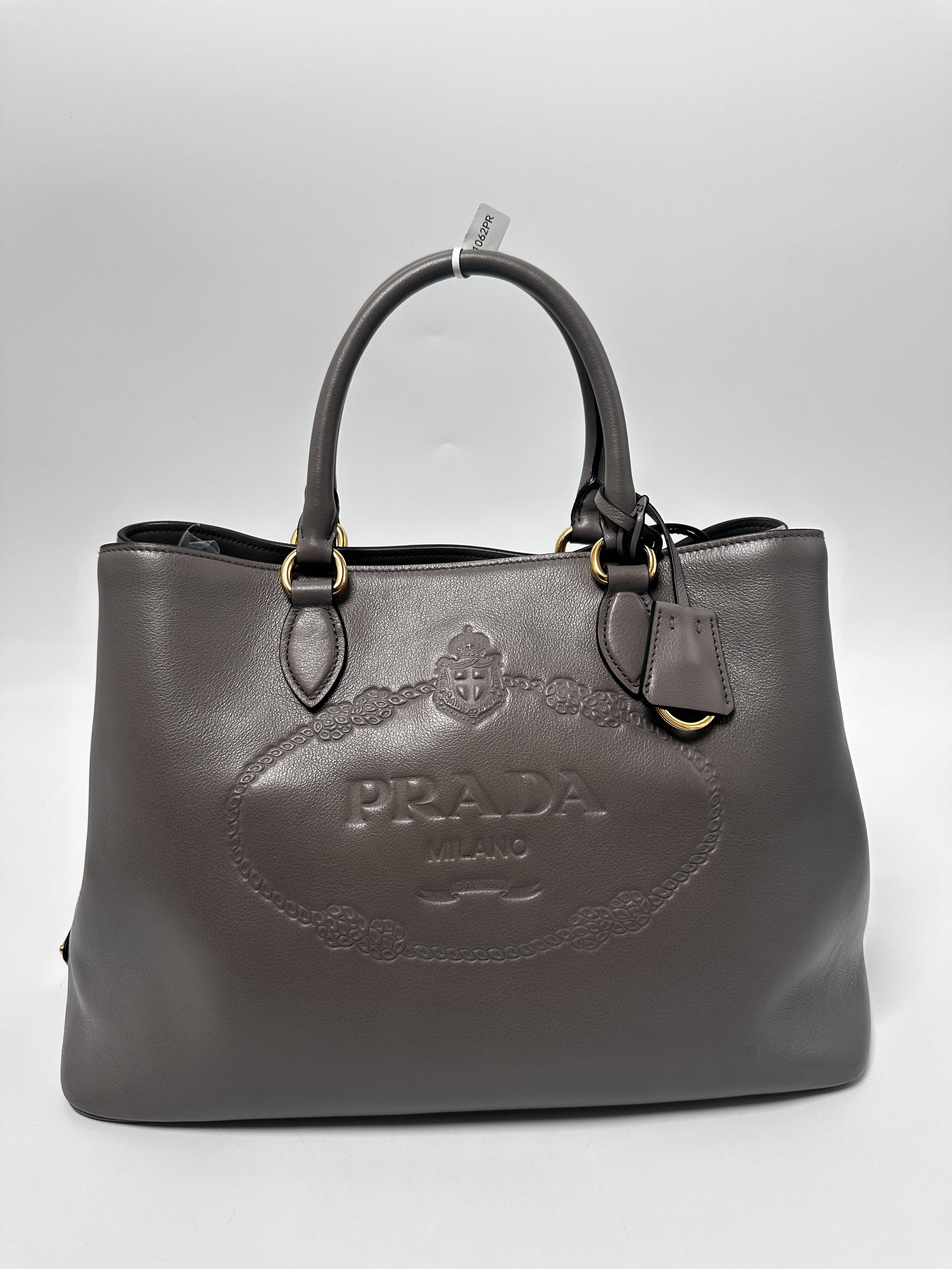 Pre-owned PRADA LEATHER Tote Bags Gray Glacé Embossed Logo Tote Bag Top Handle Handbag JA1062PR