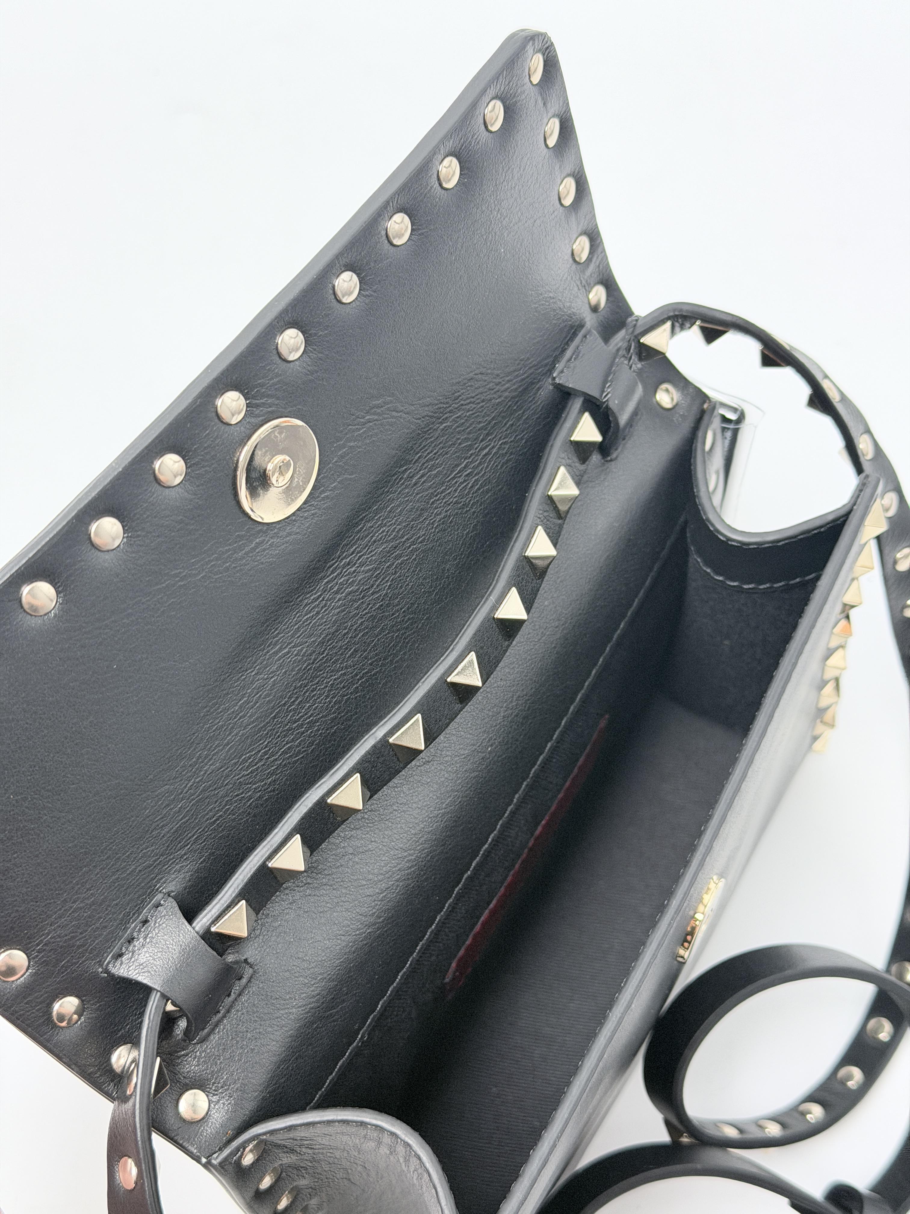 Garavani Rockstud Small Flap Crossbody Bag Black JD1685VL