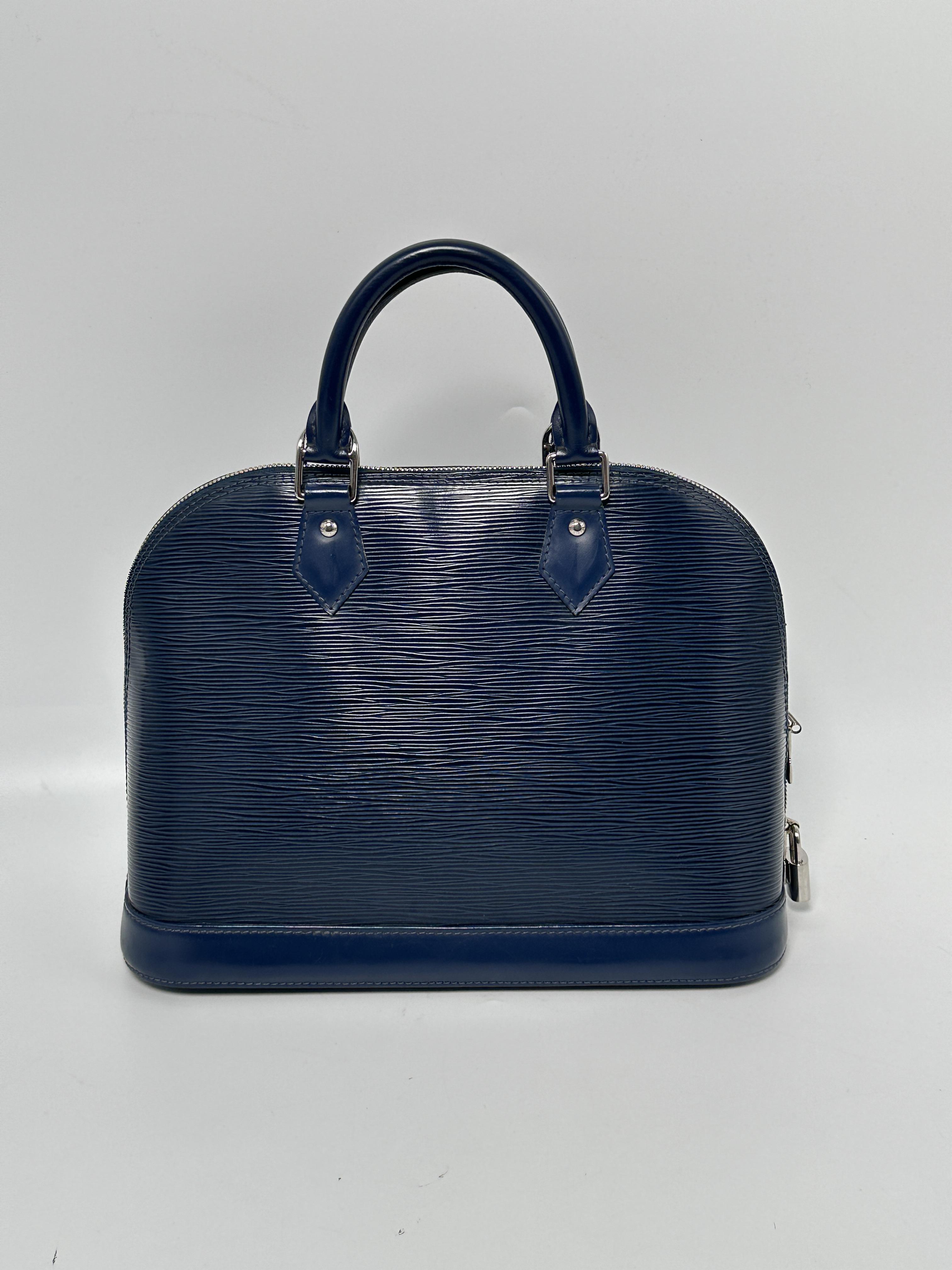 Epi Alma PM Bag Toledo Blue JA941LV