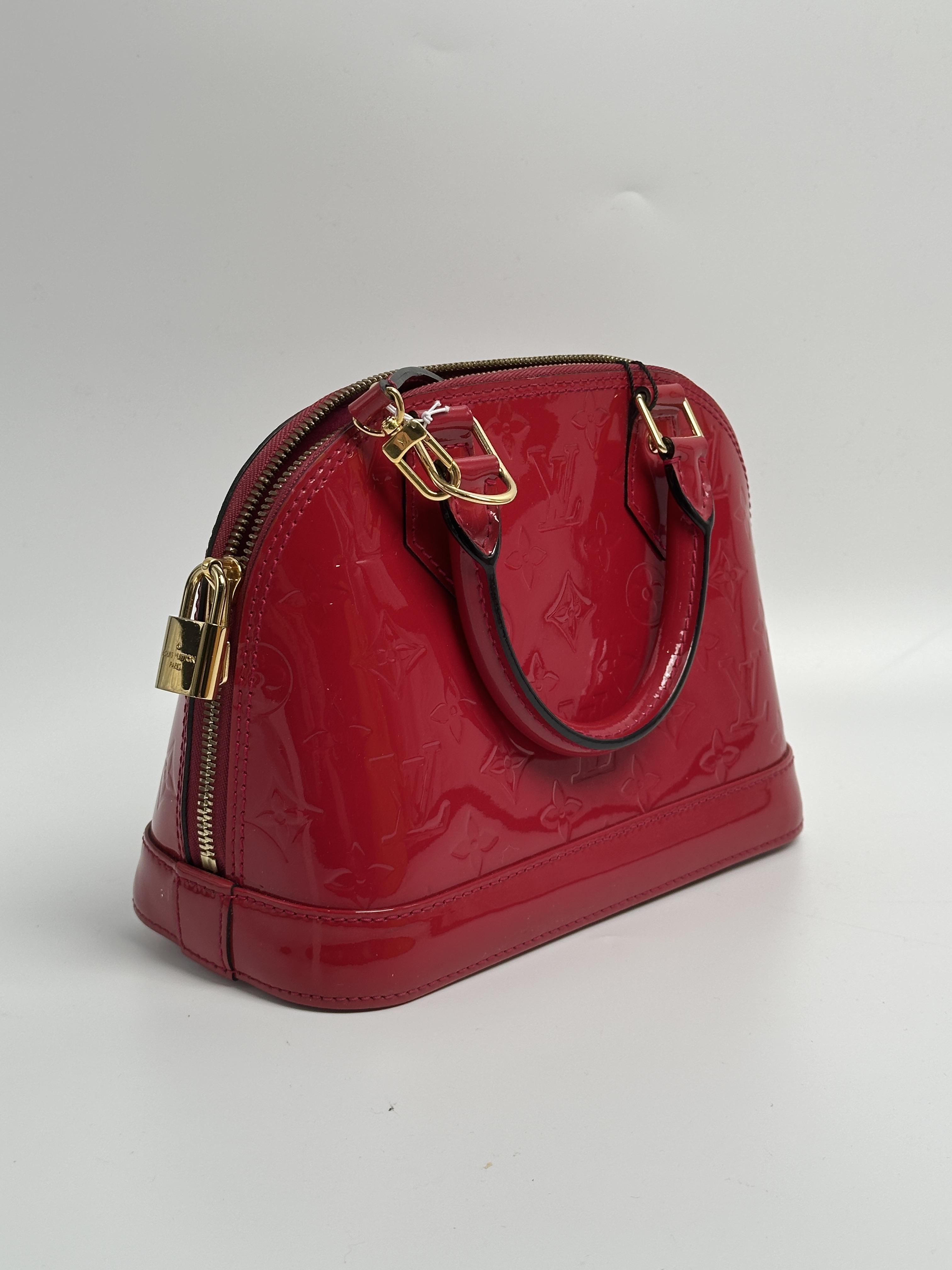Pre-owned Louis Vuitton leather Crossbody Bags Alma BB Monogram Vernis Crossbody Bag SH373LV