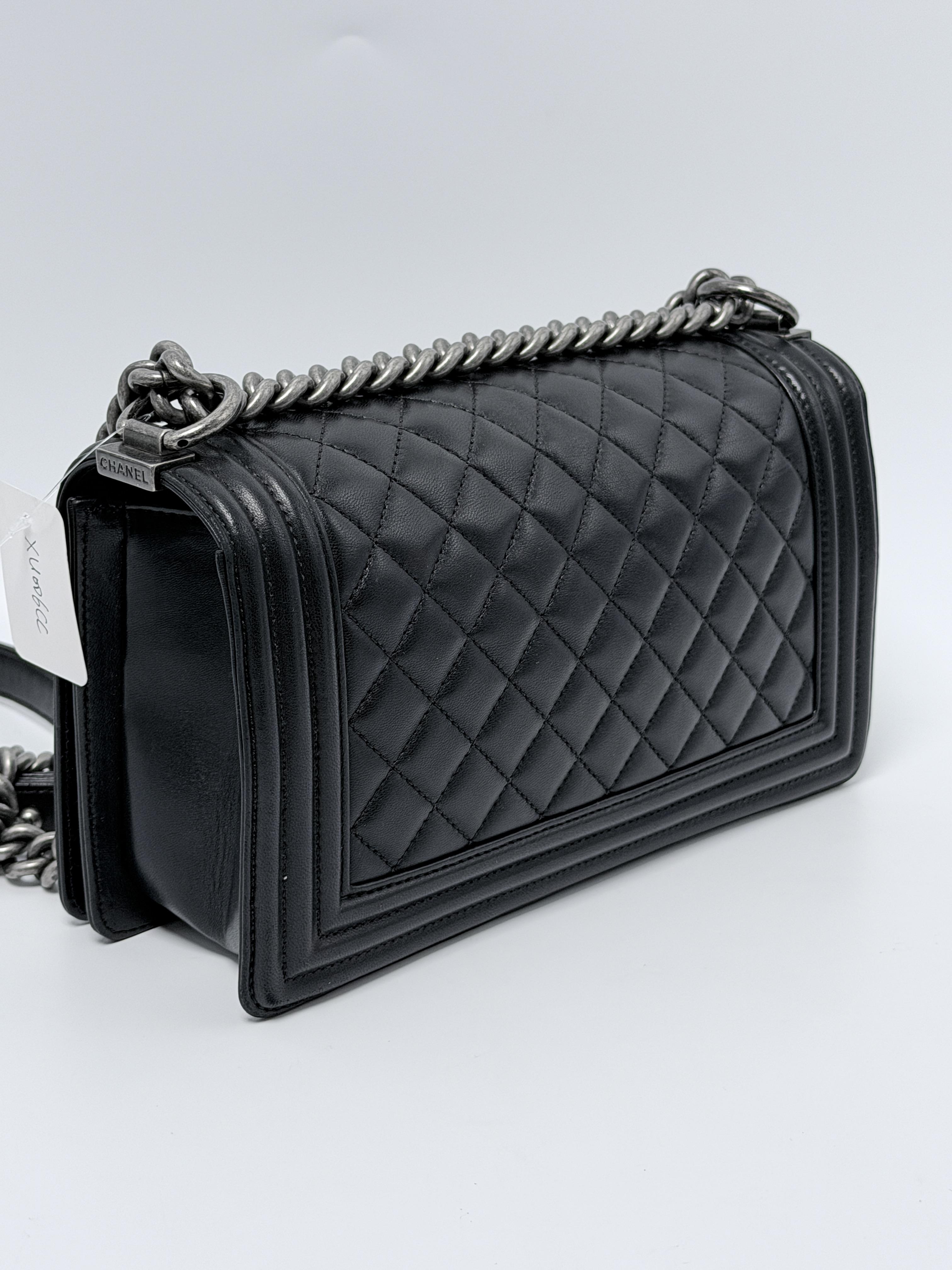 Pre-owned CHANEL Leather Shoulder Bags Boy Flap Quilted Black Hardware Shoulder Handbag Crossbody Bag XU006CC