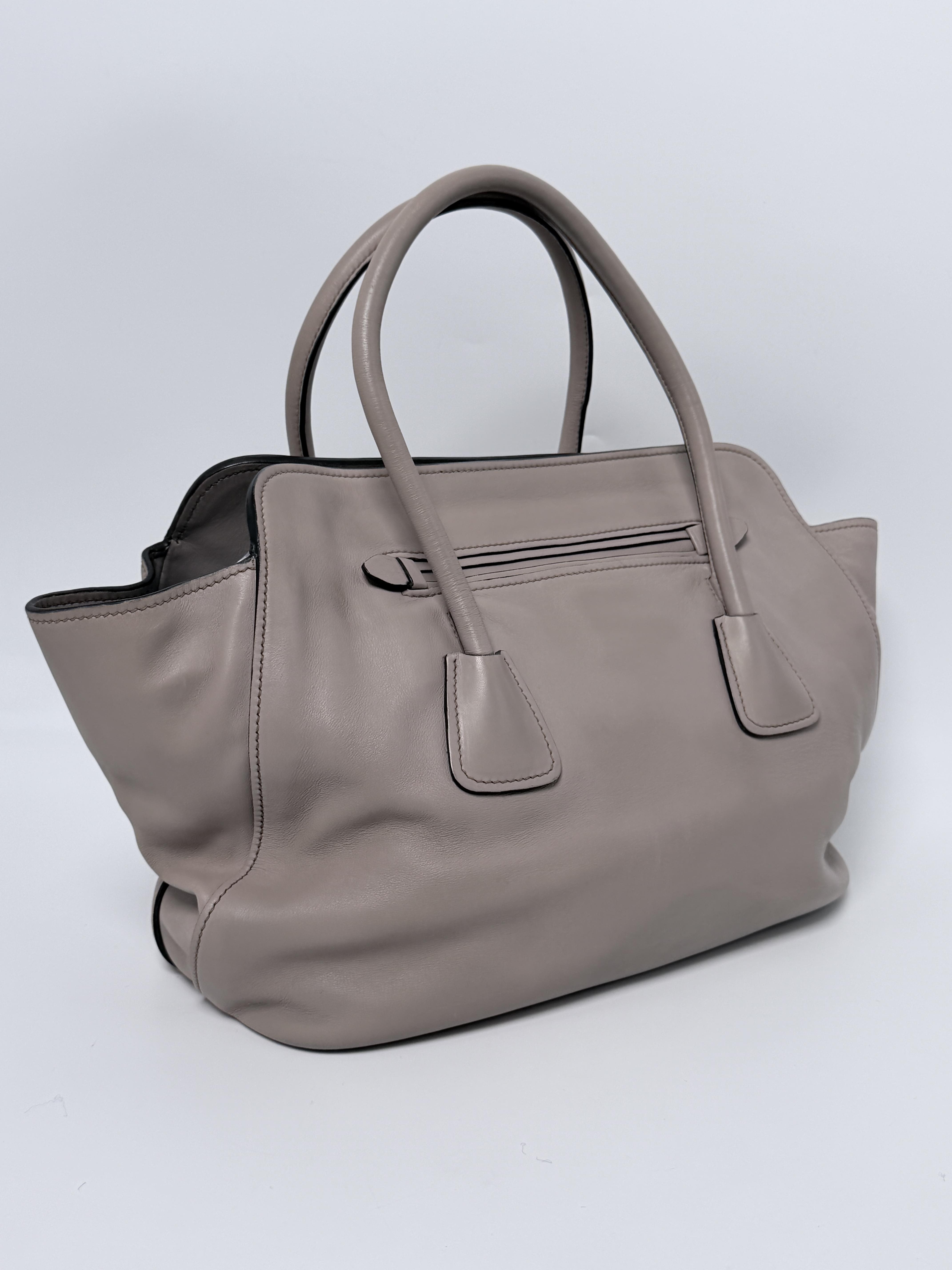 Pre-owned PRADA leather Tote Bags City Calf Twin Pocket Tote Bag Top Handle Handbag JD811PR