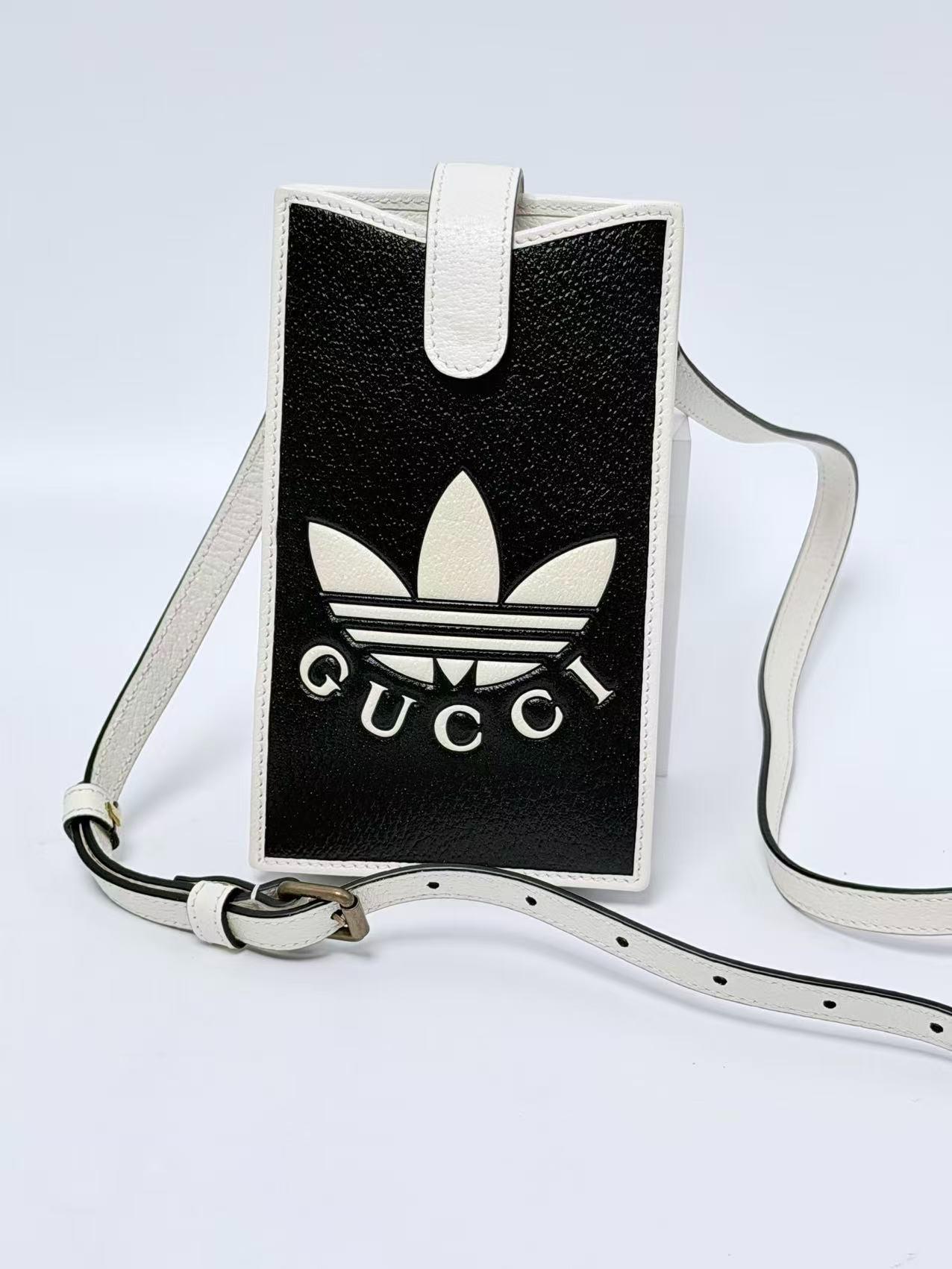 x Adidas Smartphone Case Crossbody Bag JD1215GG