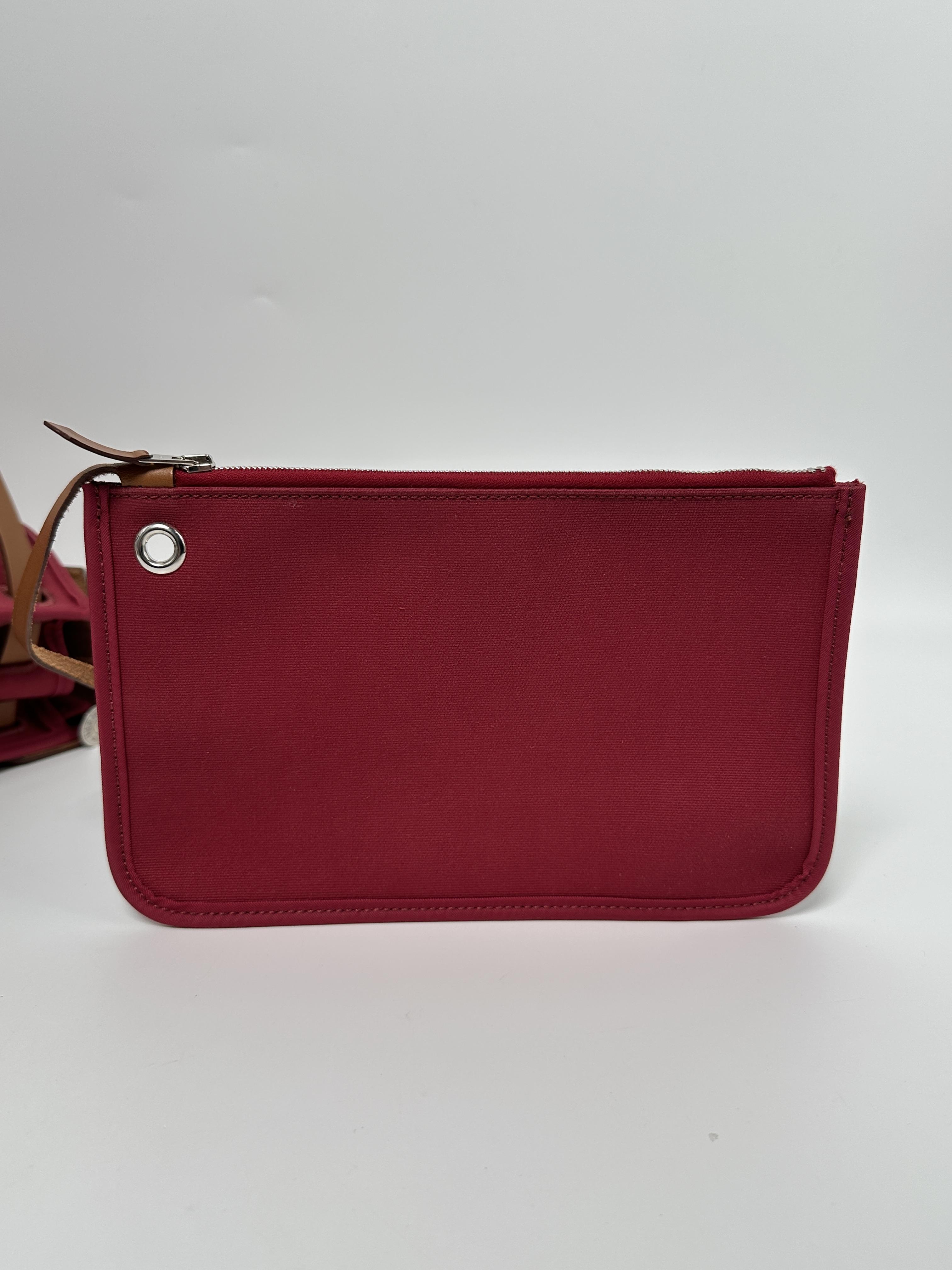 Pre-owned HERMÈS Canvas textile with smooth tan trim Shoulder Bags Red Herbag Zip 31 Shoulder Bag XU001HM