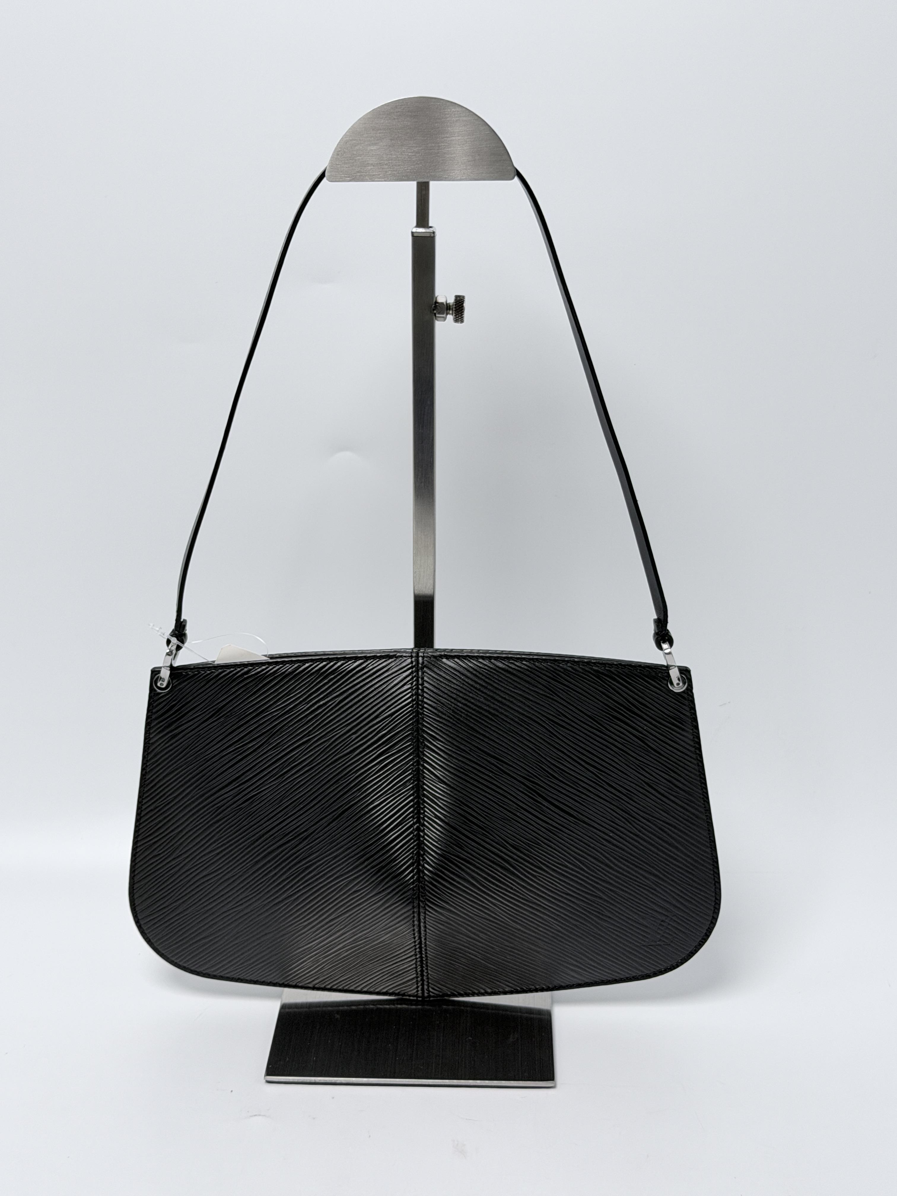 Black Epi Demi Lune Pochette Shoulder Bag Handbag JP001LV