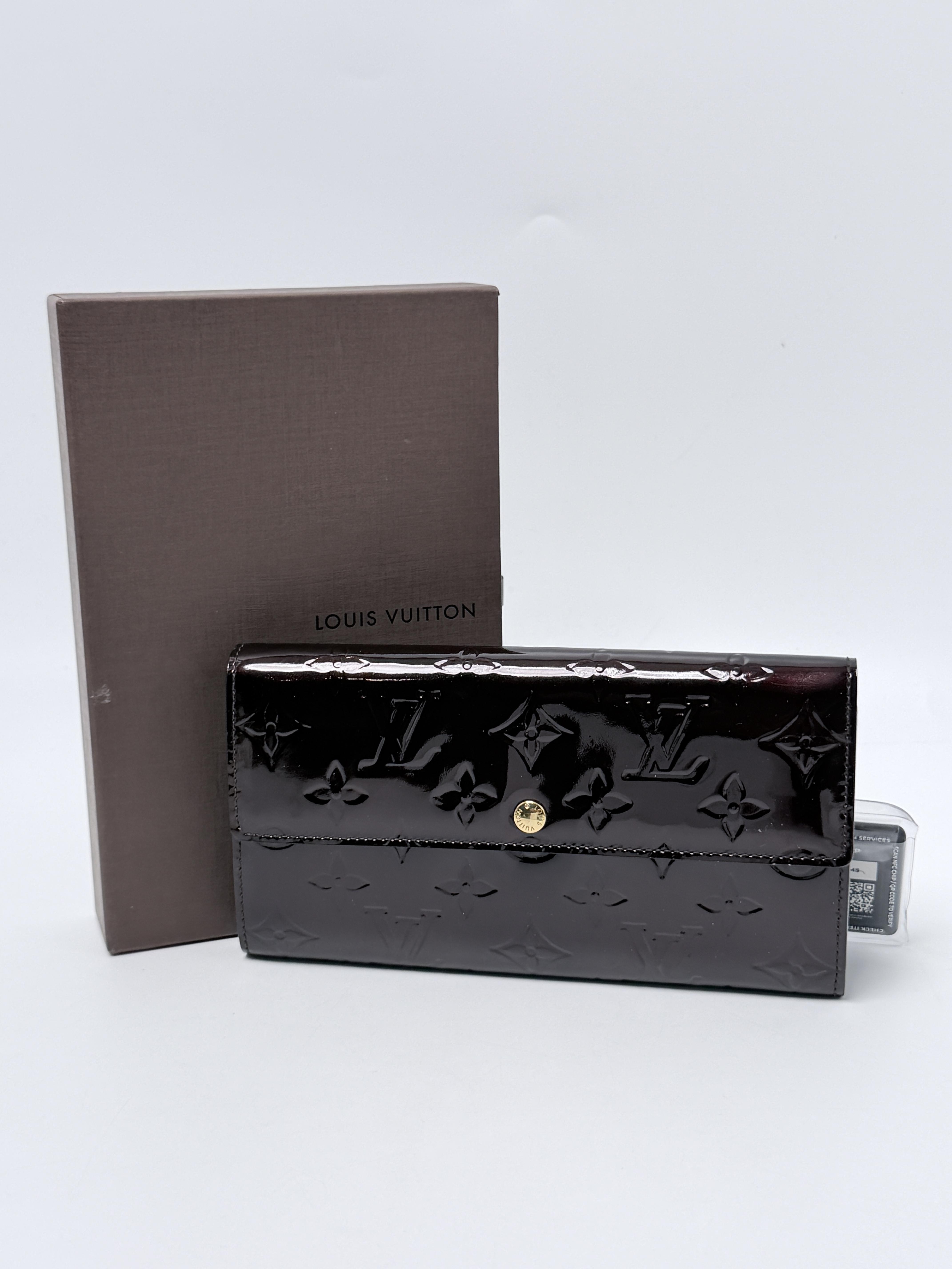 Sarah Wallet Monogram Vernis Amarante Dark Purple JA1340LV