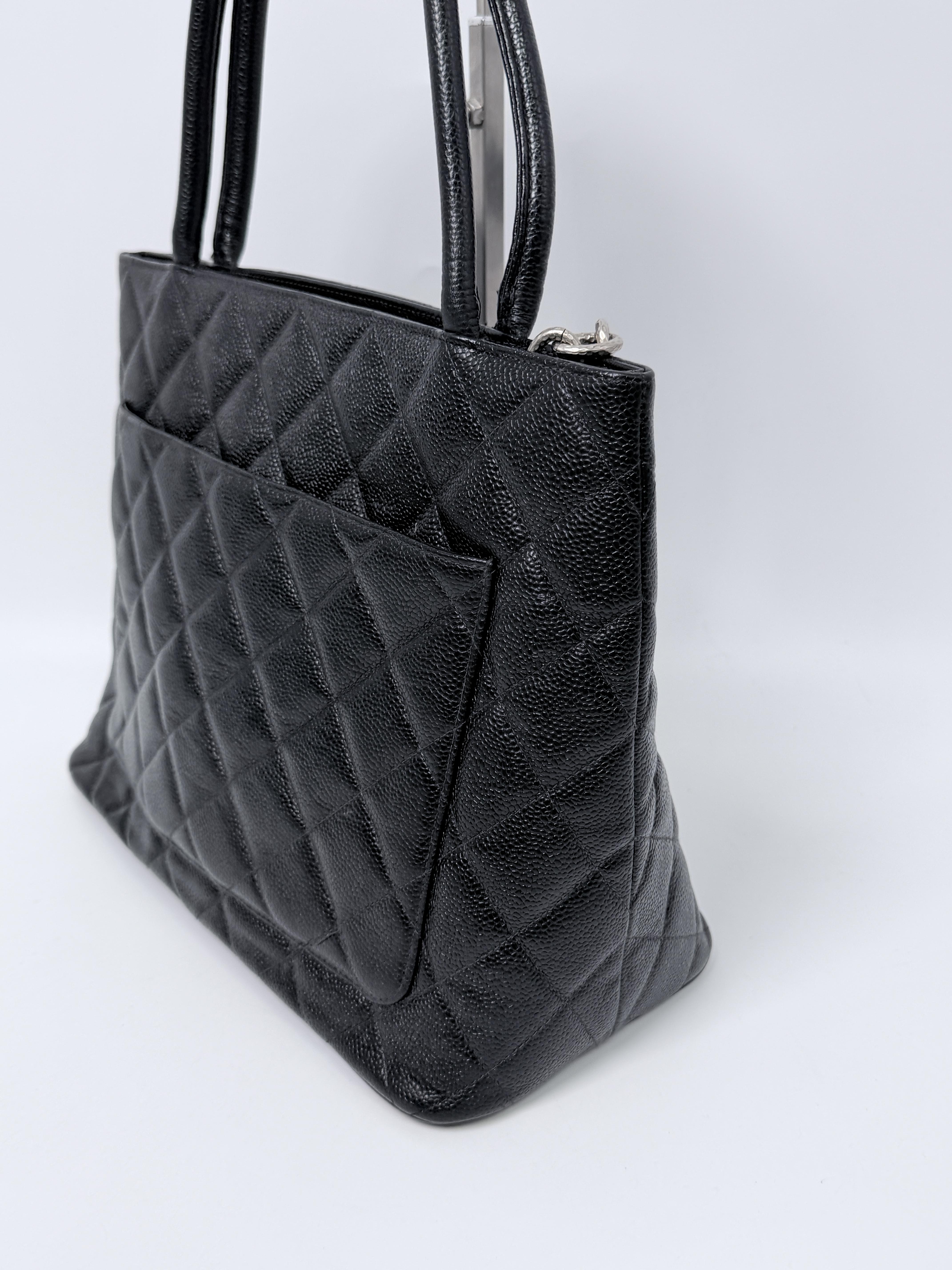 Timeless Medallion Tote Black Quilted Caviar FJ005CC