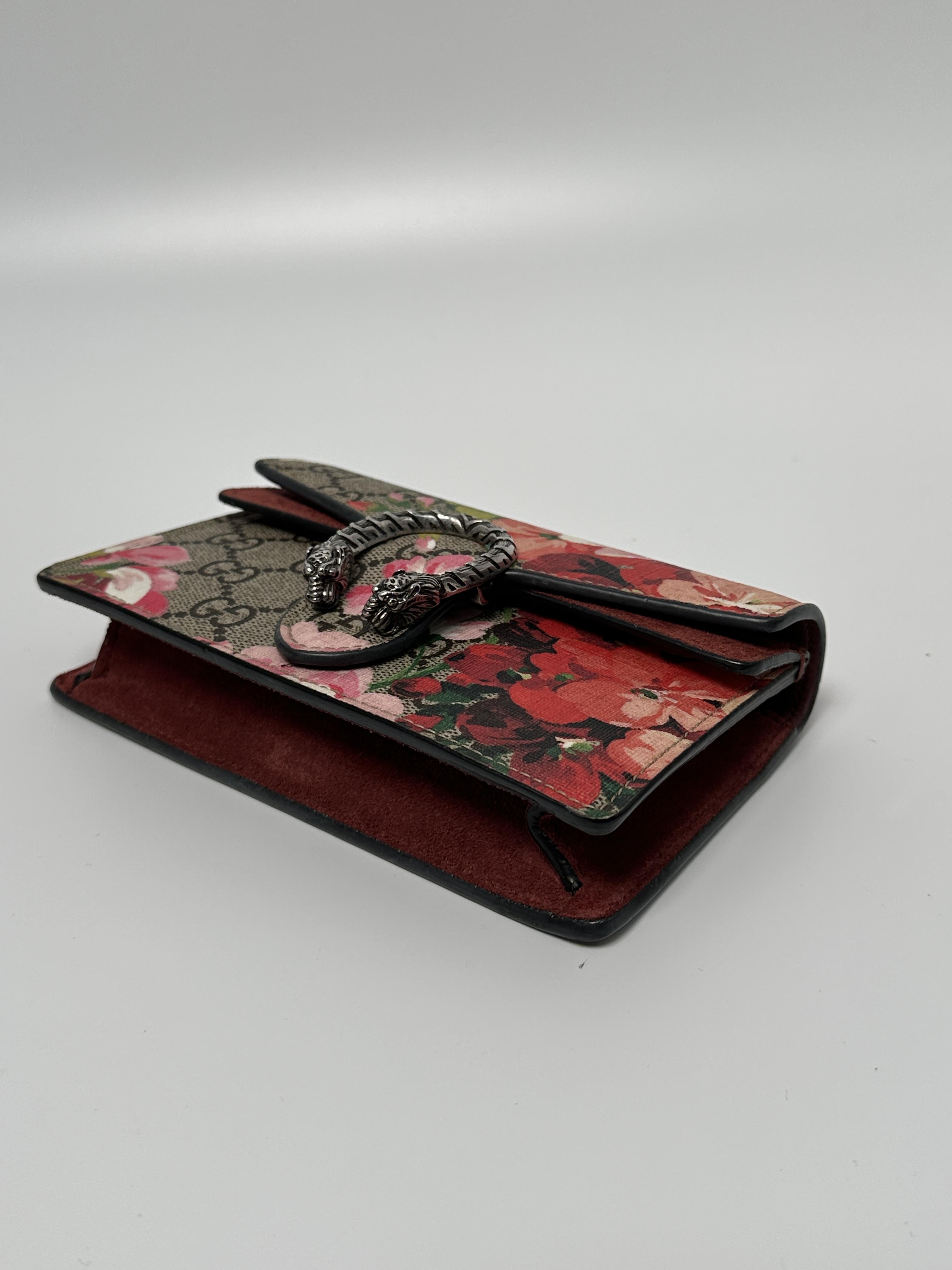 Pre-owned GUCCI GG leather Crossbody Bags Gucci Dionysus Blooms GG Supreme Chain Wallet Crossbody Bag HB016GG