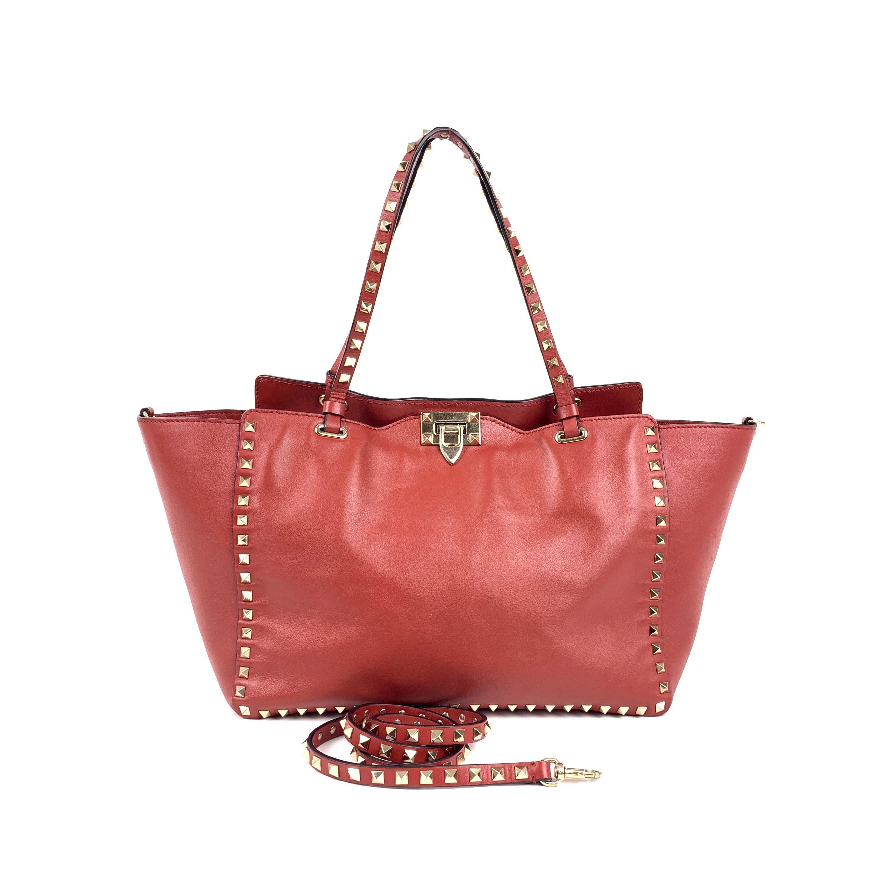 Valentino Garavani Rockstud Red Leather Shoulder Bag，SH104