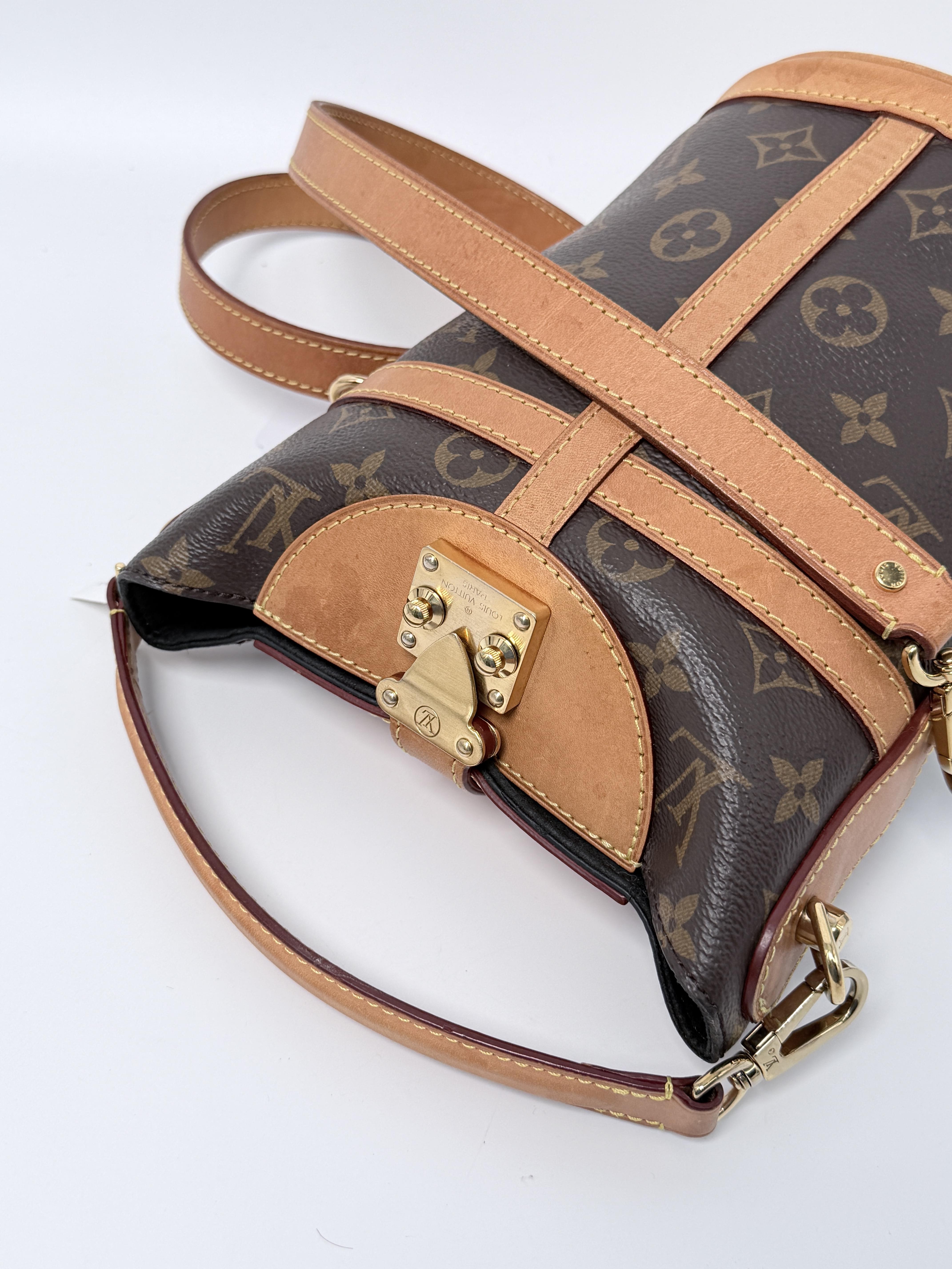 Pre-owned Louis Vuitton Canvas Crossbody Bags Monogram Duffle Bag Crossbody Handbag LV376FEI