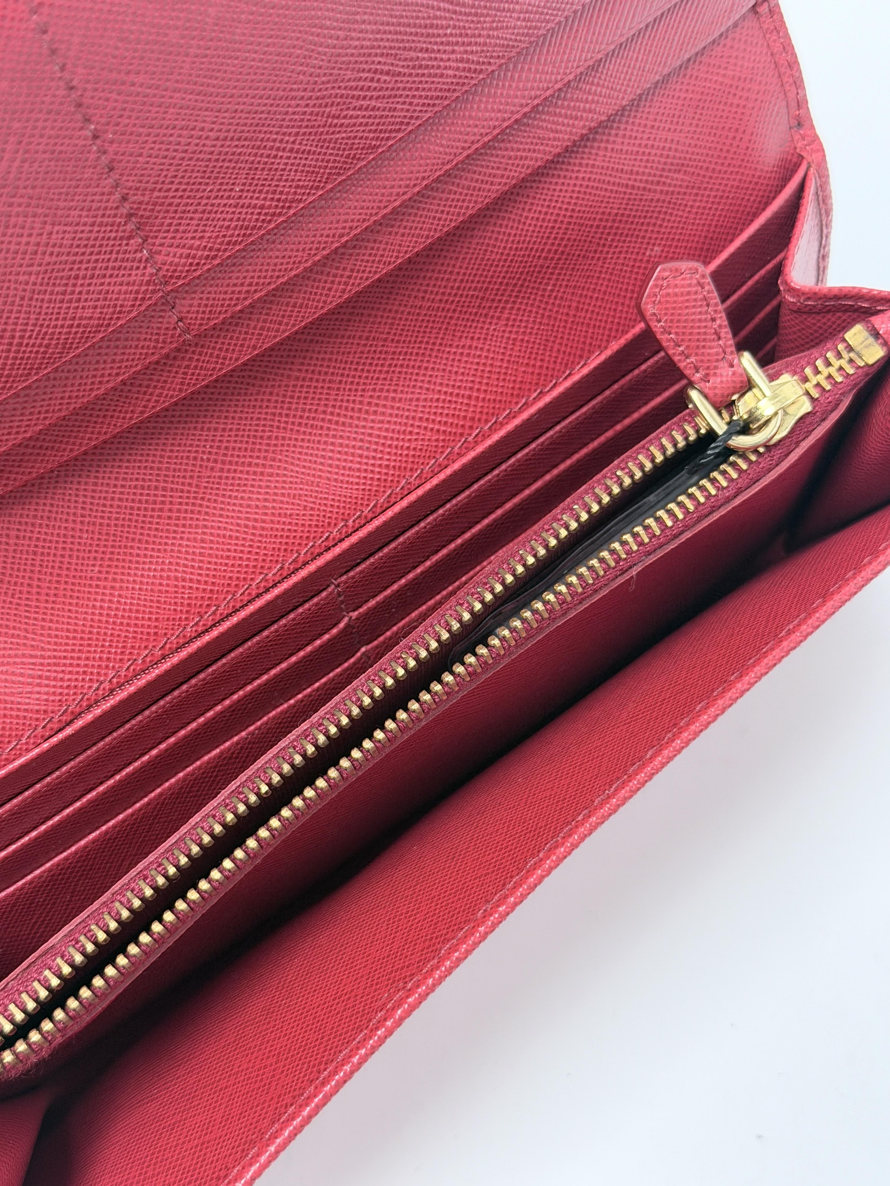 Saffiano Triangolo Logo Continental Flap Long Wallet JD1665PR