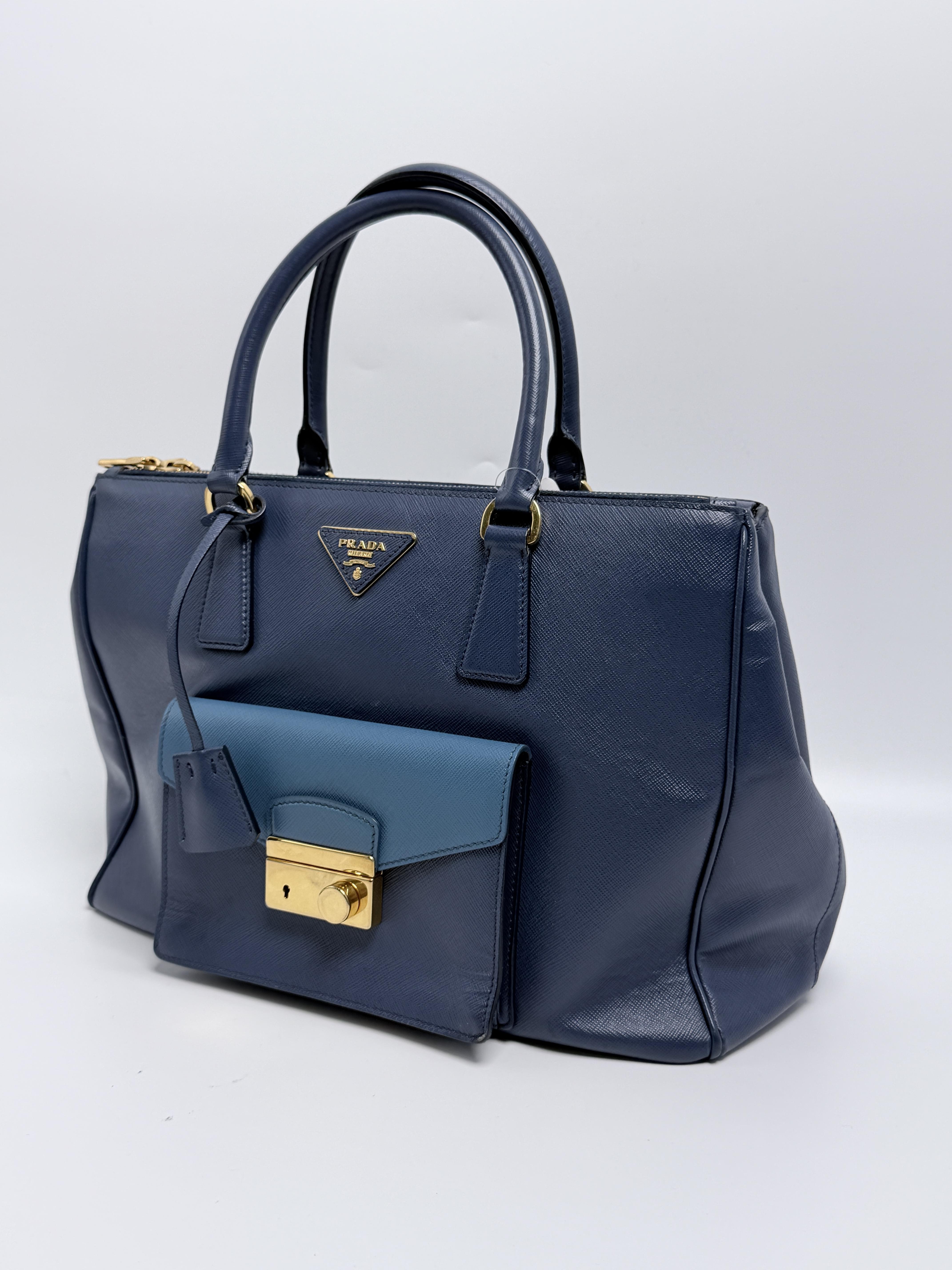 Pre-owned PRADA Leather Tote Bags Bluette Cobalto Bi Color Saffiano Lux Front Pocket Tote Bag Handle Handbag ZS035PR