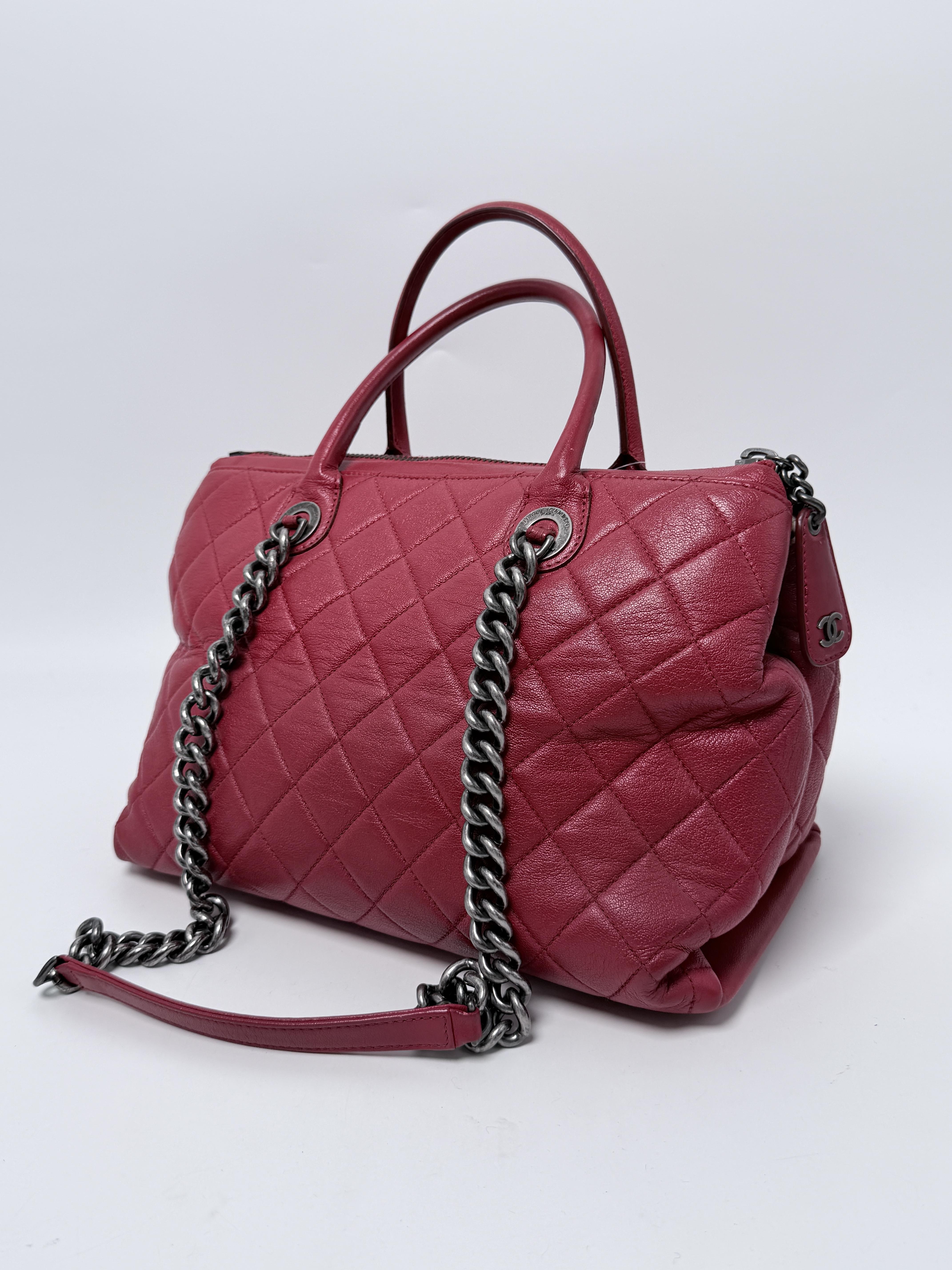 Medium Boy Chained Tote Bag Red Quilted Shoulder Satchel Handbag ZS064CC