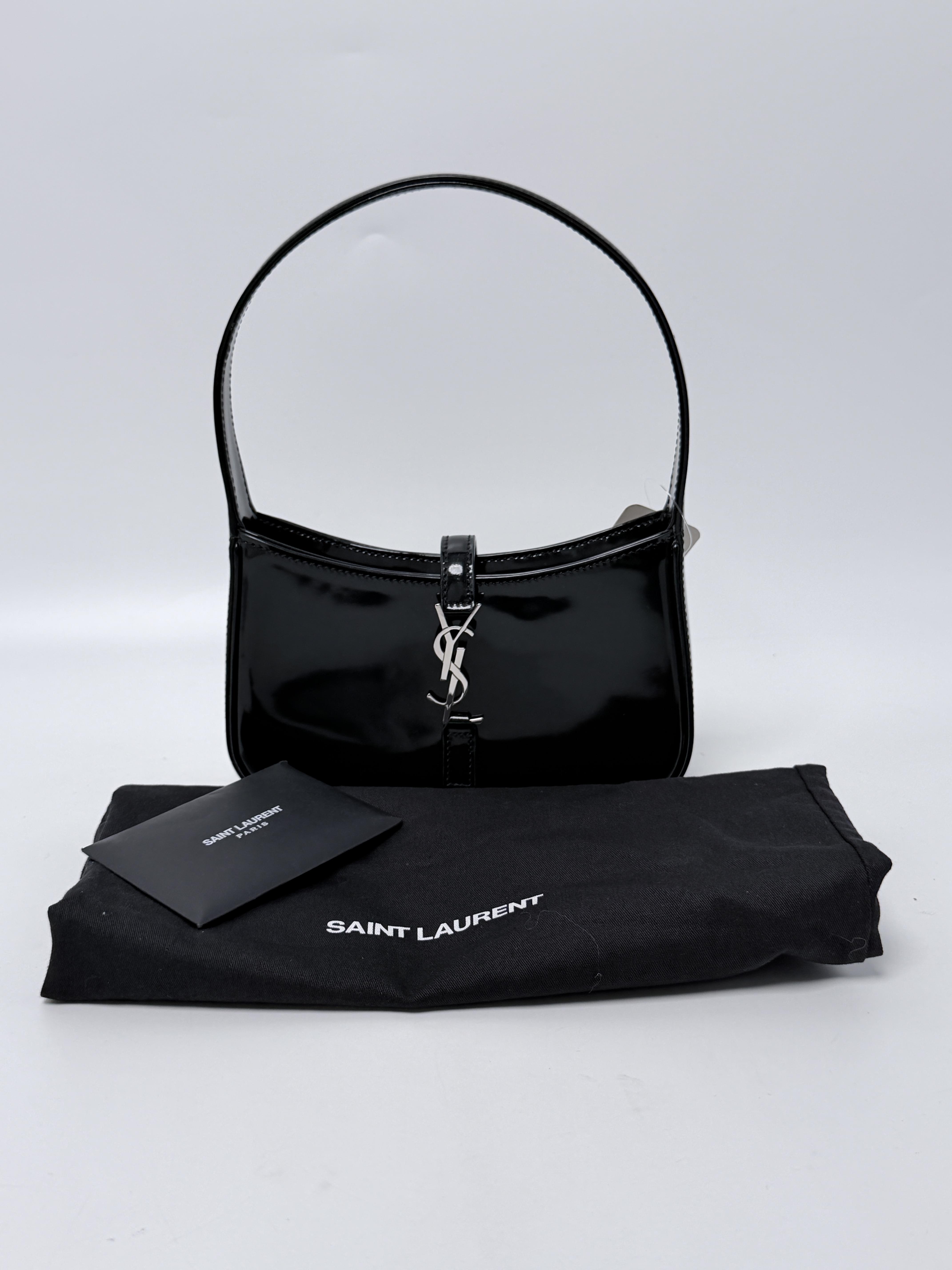 Saint Laurent Le 5 À 7 Hobo Bag Black Patent Leather Silver Hardware HB005YS