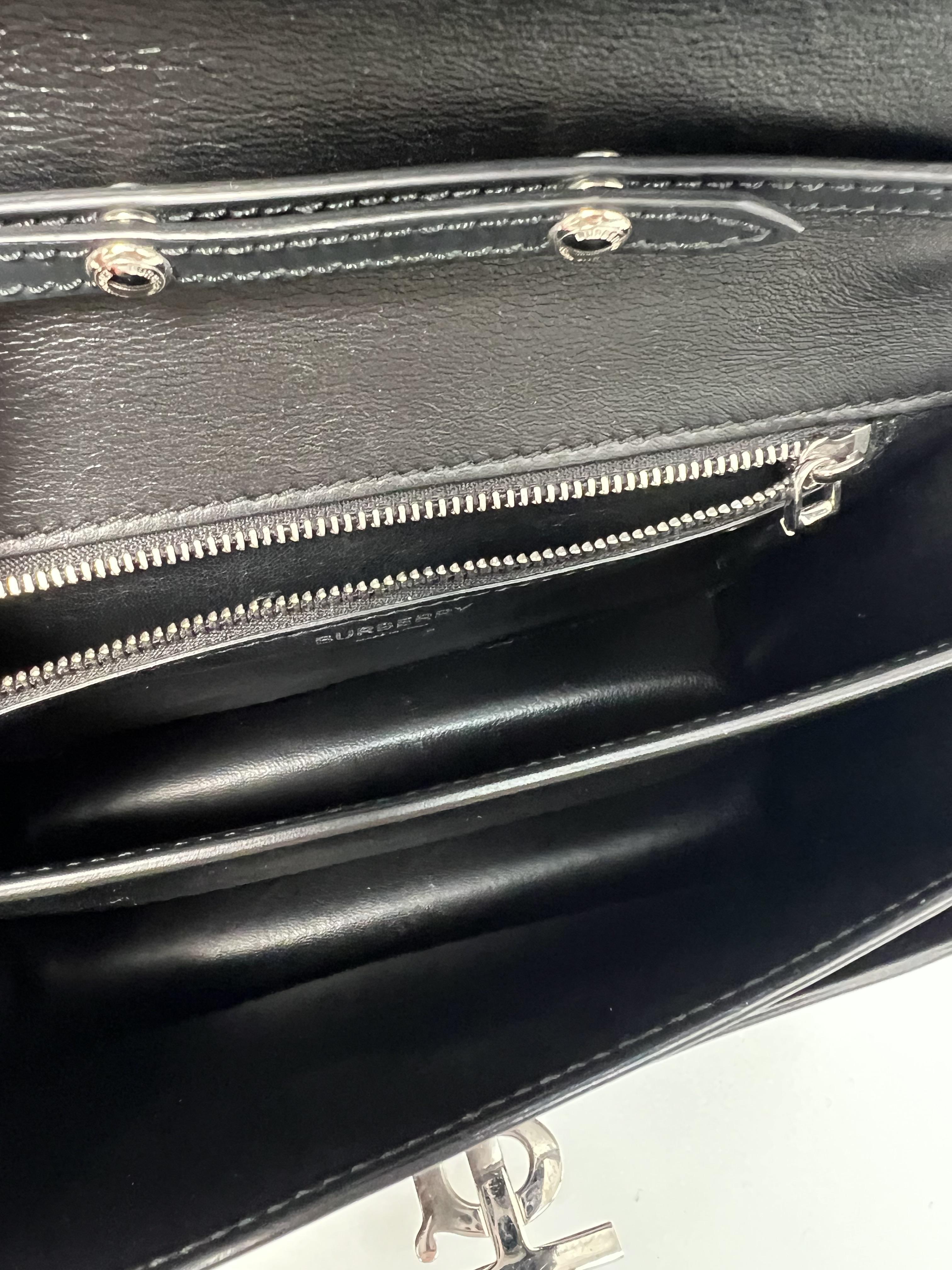 TB Graphic Chain Shoulder Bag JD063BR