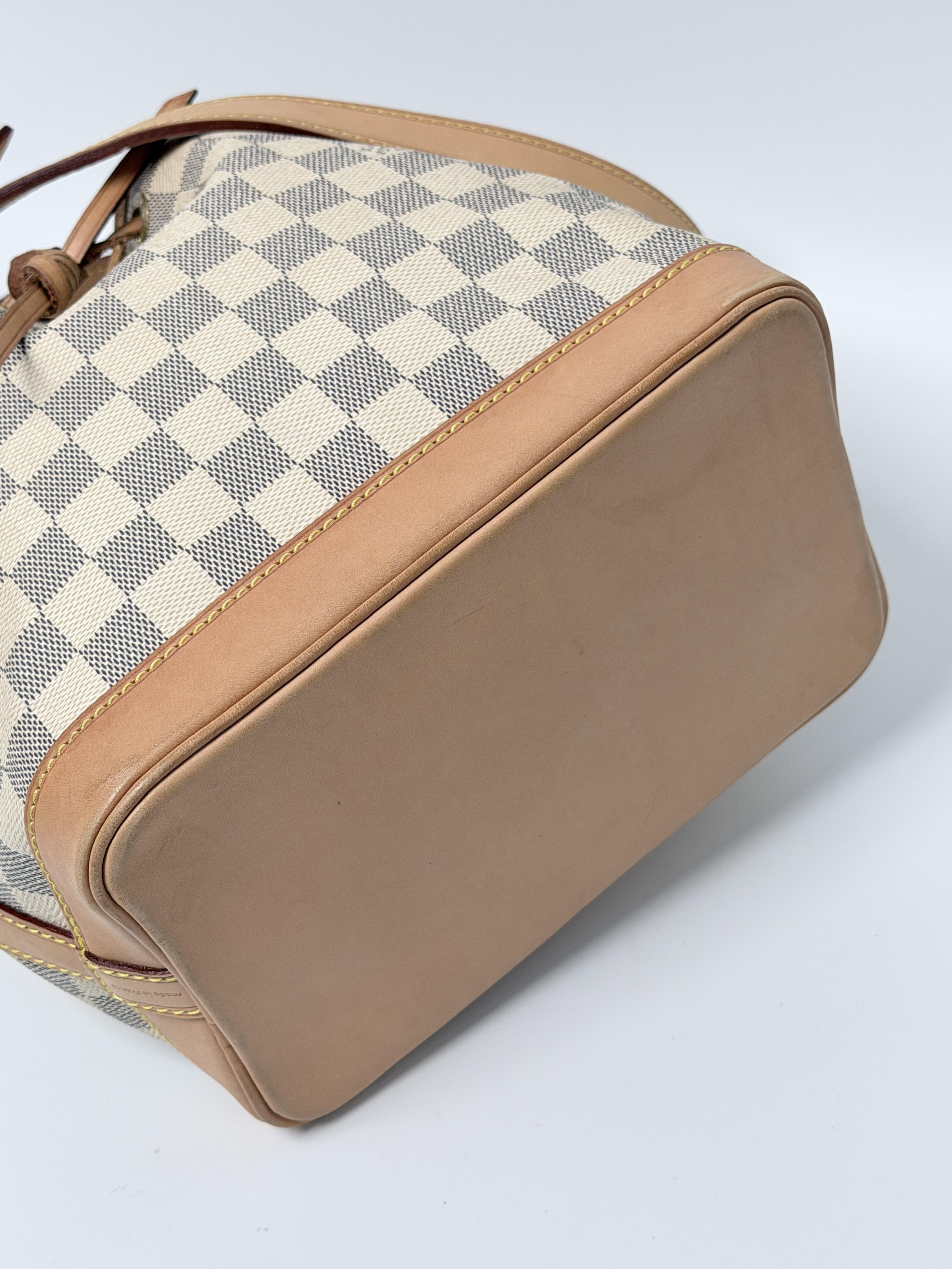 Pre-owned Louis Vuitton Canvas Crossbody Bags Noé BB Damier Azur Bucket Bag Crossbody White XH097