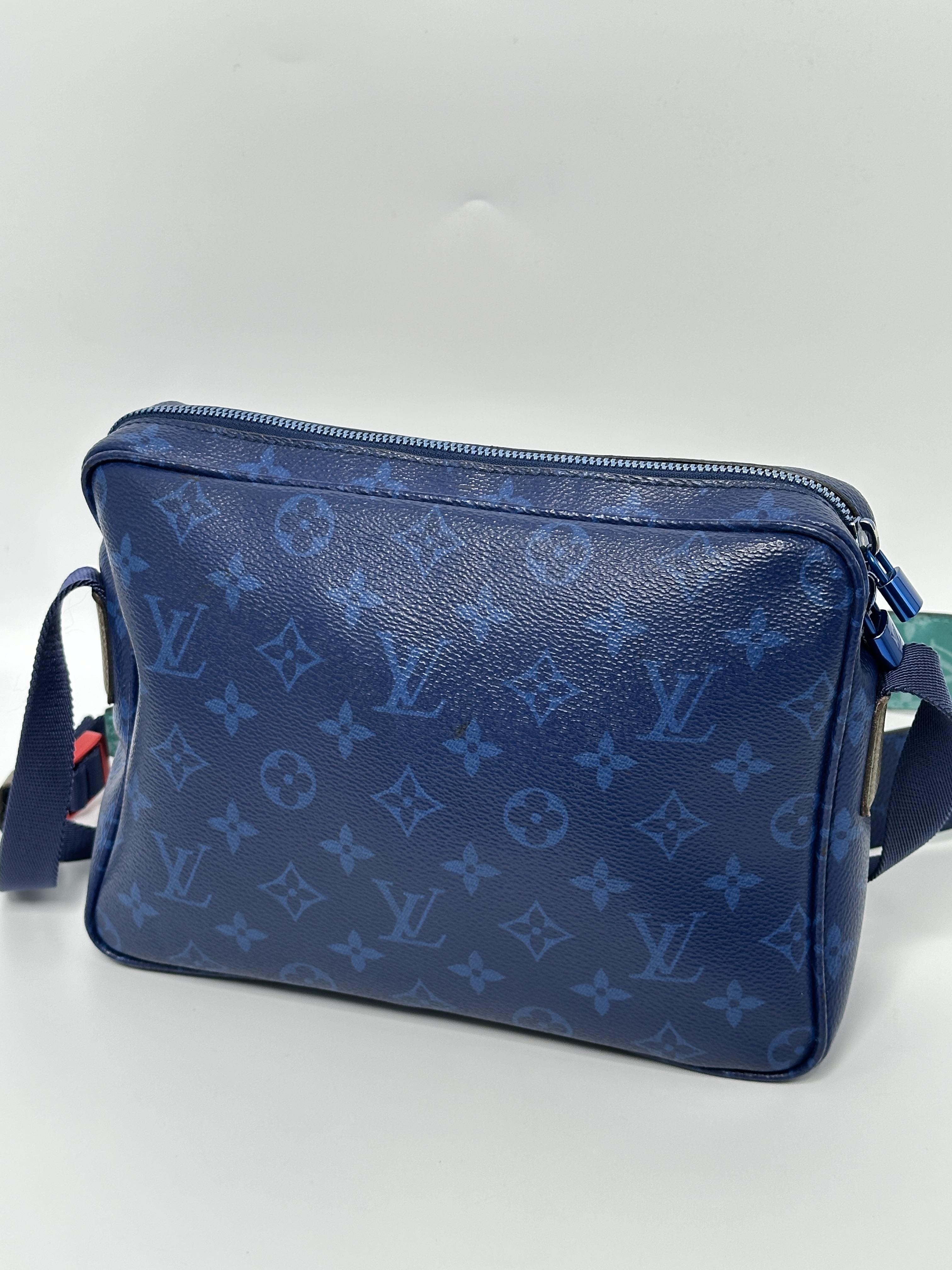 Pre-owned Louis Vuitton canvas Messenger Bags Blue Monogram Outdoor Messenger Bag JD567LV
