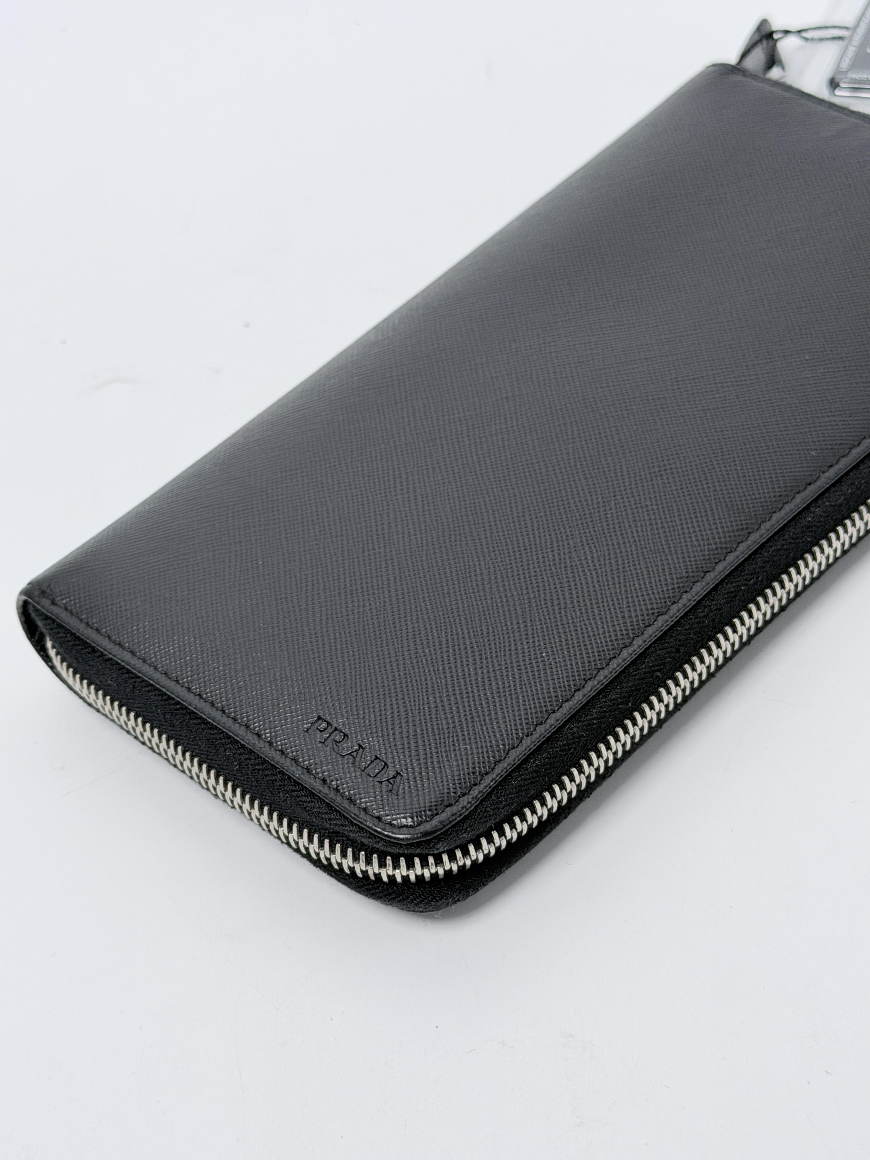 Saffiano Embossed Logo Zip Around Nero Black Long Wallet JD1498PR