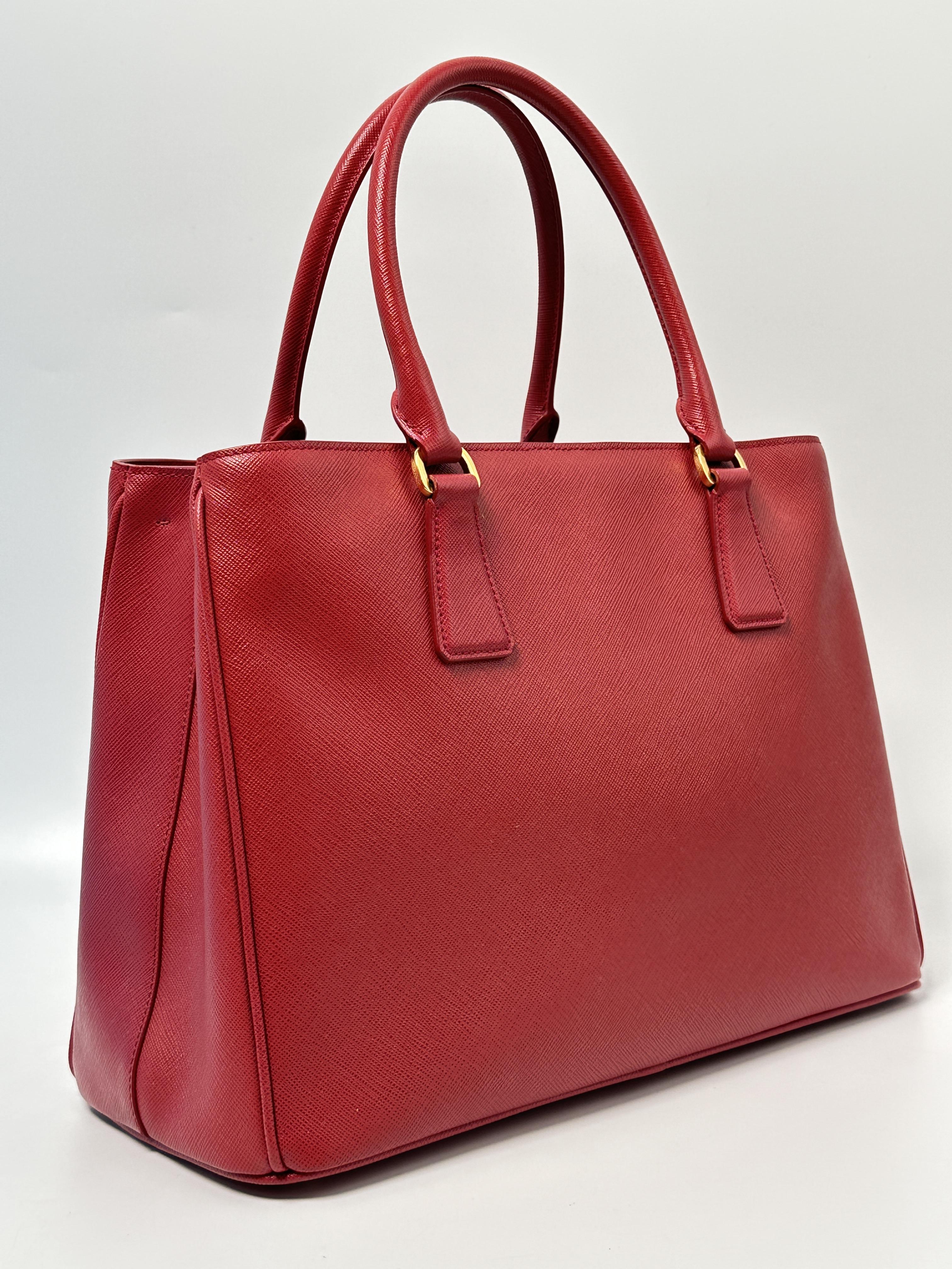 Pre-owned PRADA LEATHER Shoulder Bags Red Convertible Tote Bag Top Handle Bag Crossbody Bag Shoulder Handbag SH398PR