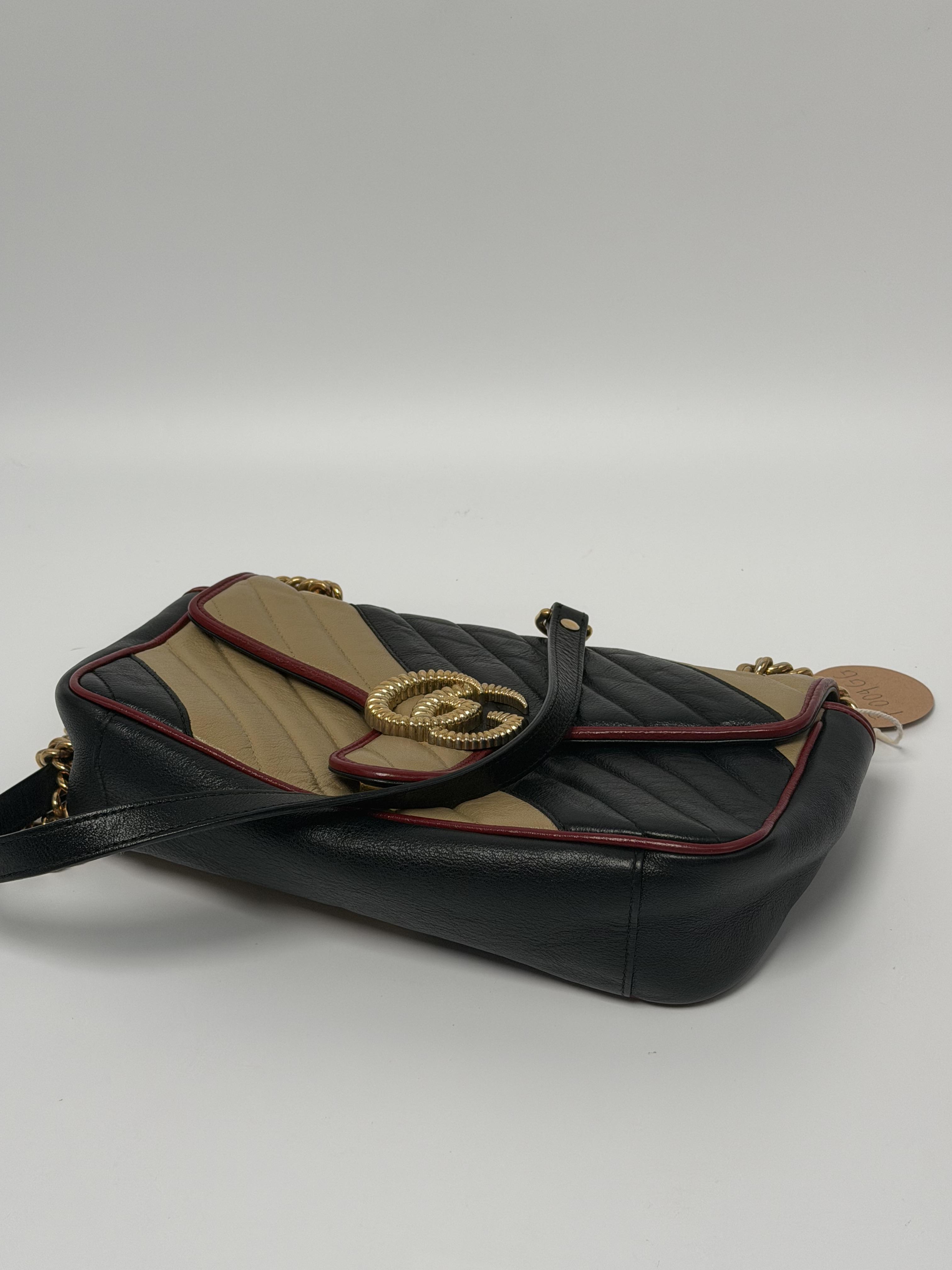 Pre-owned GUCCI GG Leather Crossbody Bags Marmont Shoulder Bag Black Beige Chain Crossbody Bag Gold Double G Quilted Designer P004GG