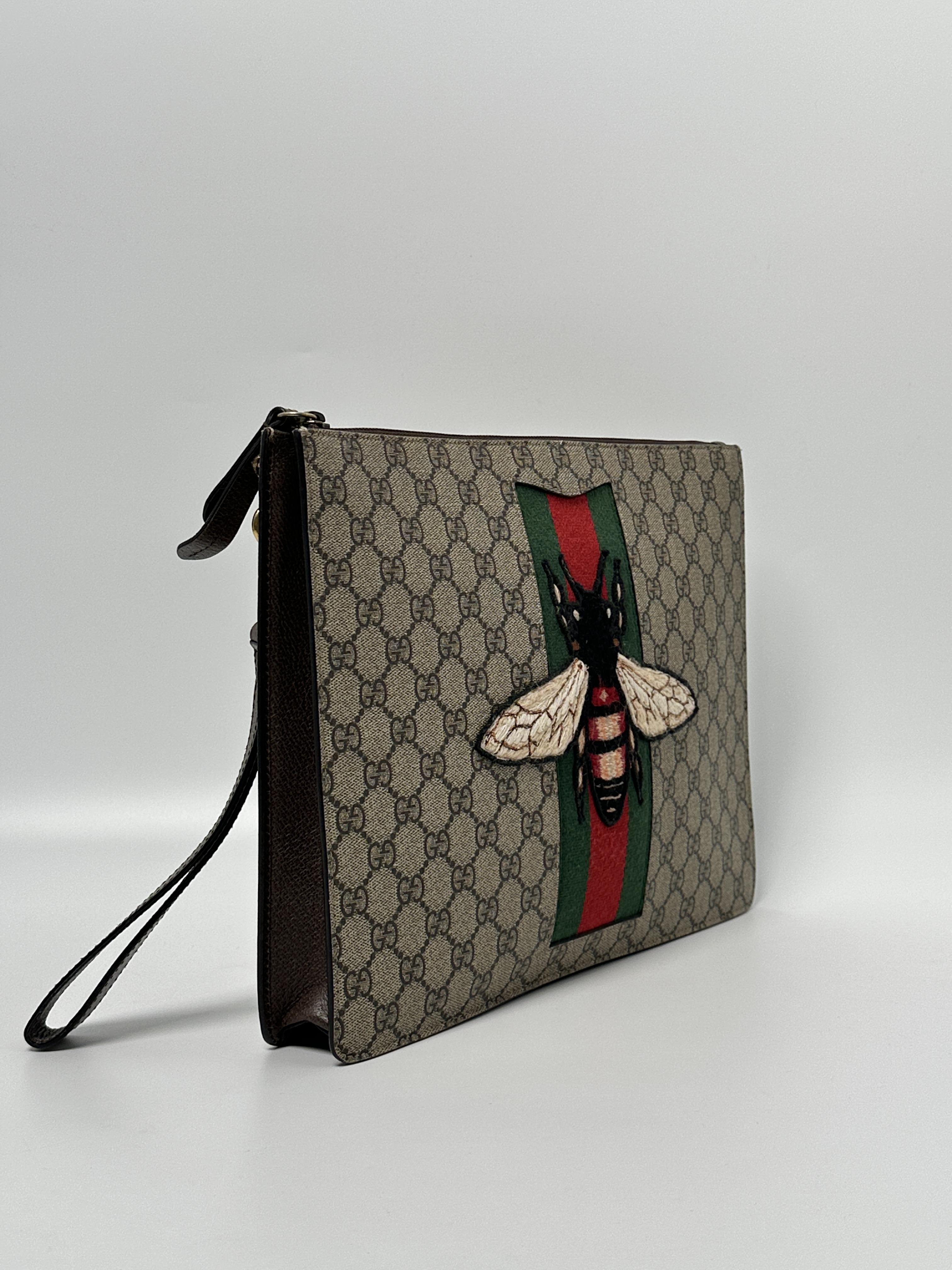 Pre-owned GUCCI CANVAS Clutches & Wristlets GG Supreme Bee Web Pouch JD766GG