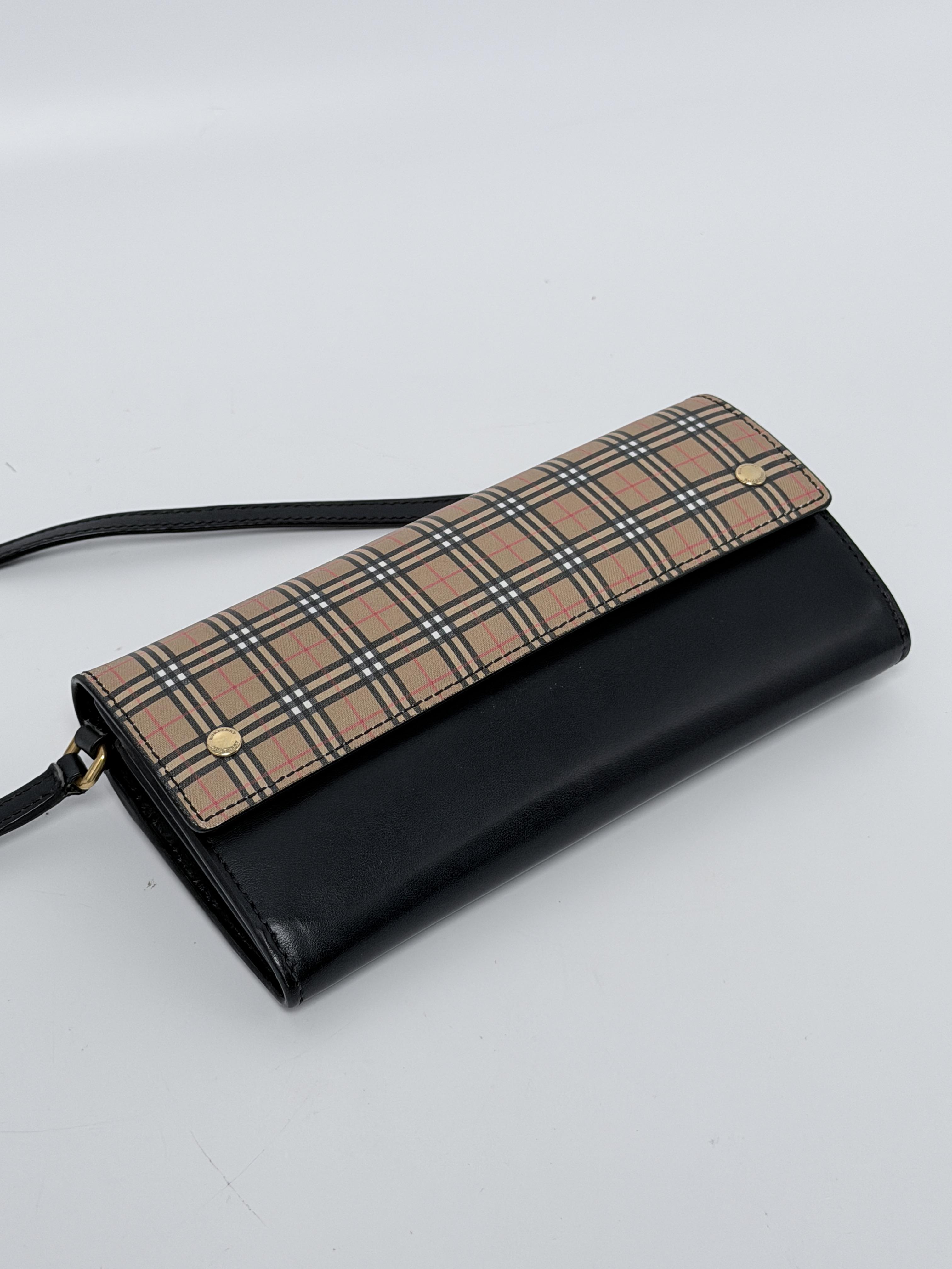 Pre-owned BURBERRY Canvas Clutches & Wristlets Black Leather Vintage Check Henley Crossbody Wallet On Chain Bag Clutch JC205BR