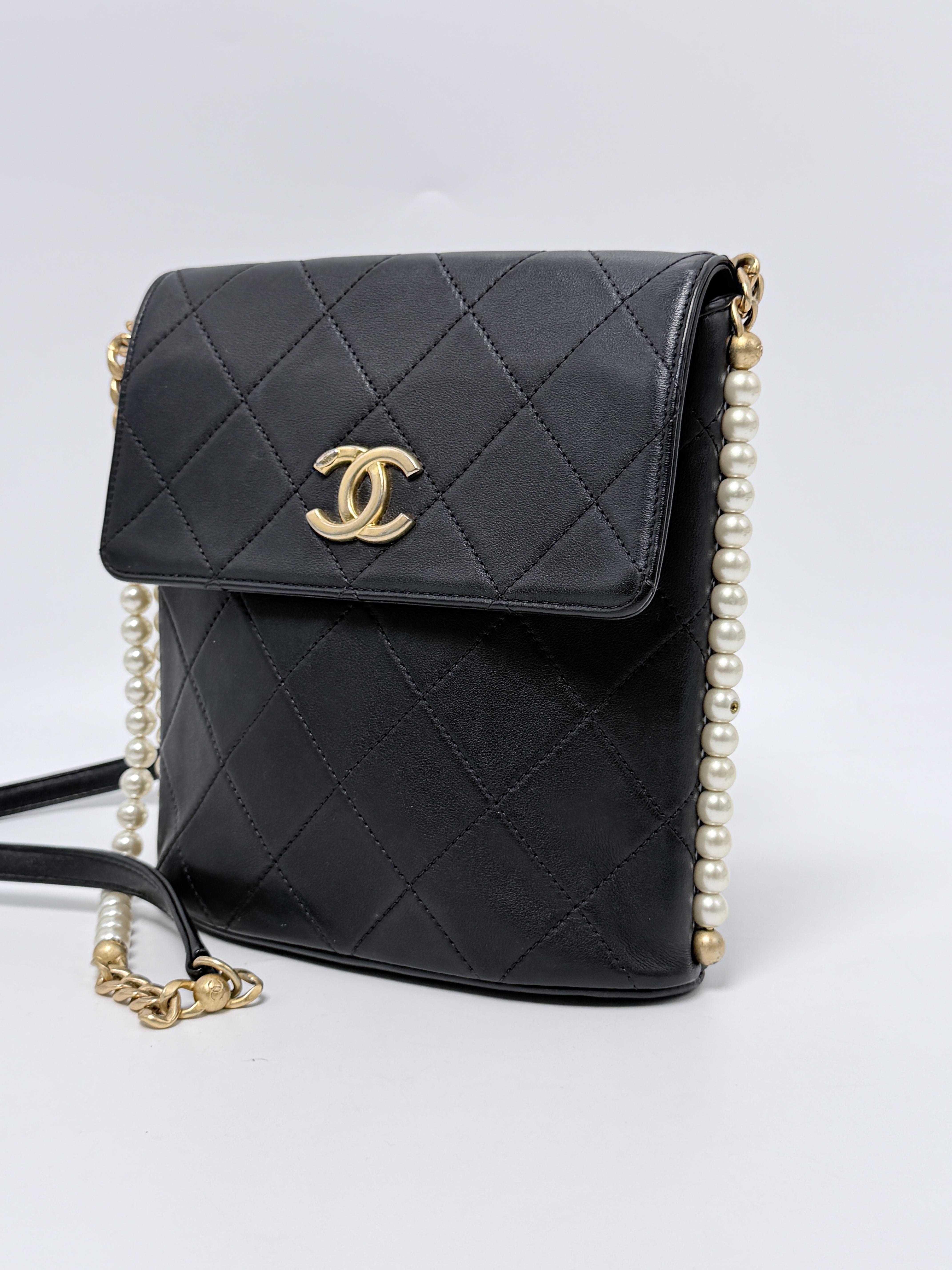 2021 Small Quilted Calfskin About Pearls Hobo Messenger Bag Black P044CC