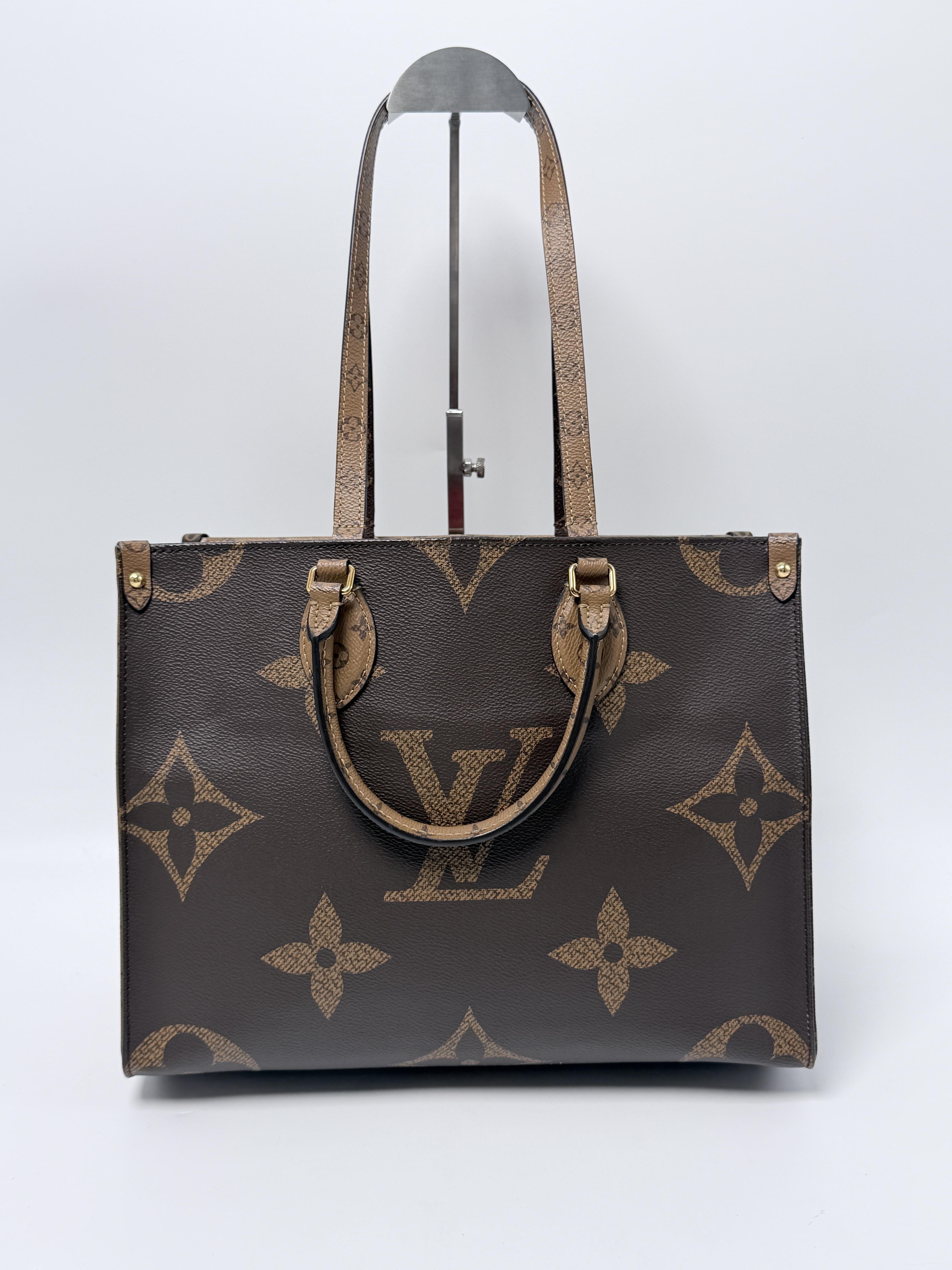 Monogram Giant Reverse OnTheGo PM Tote Bag JD1245LV
