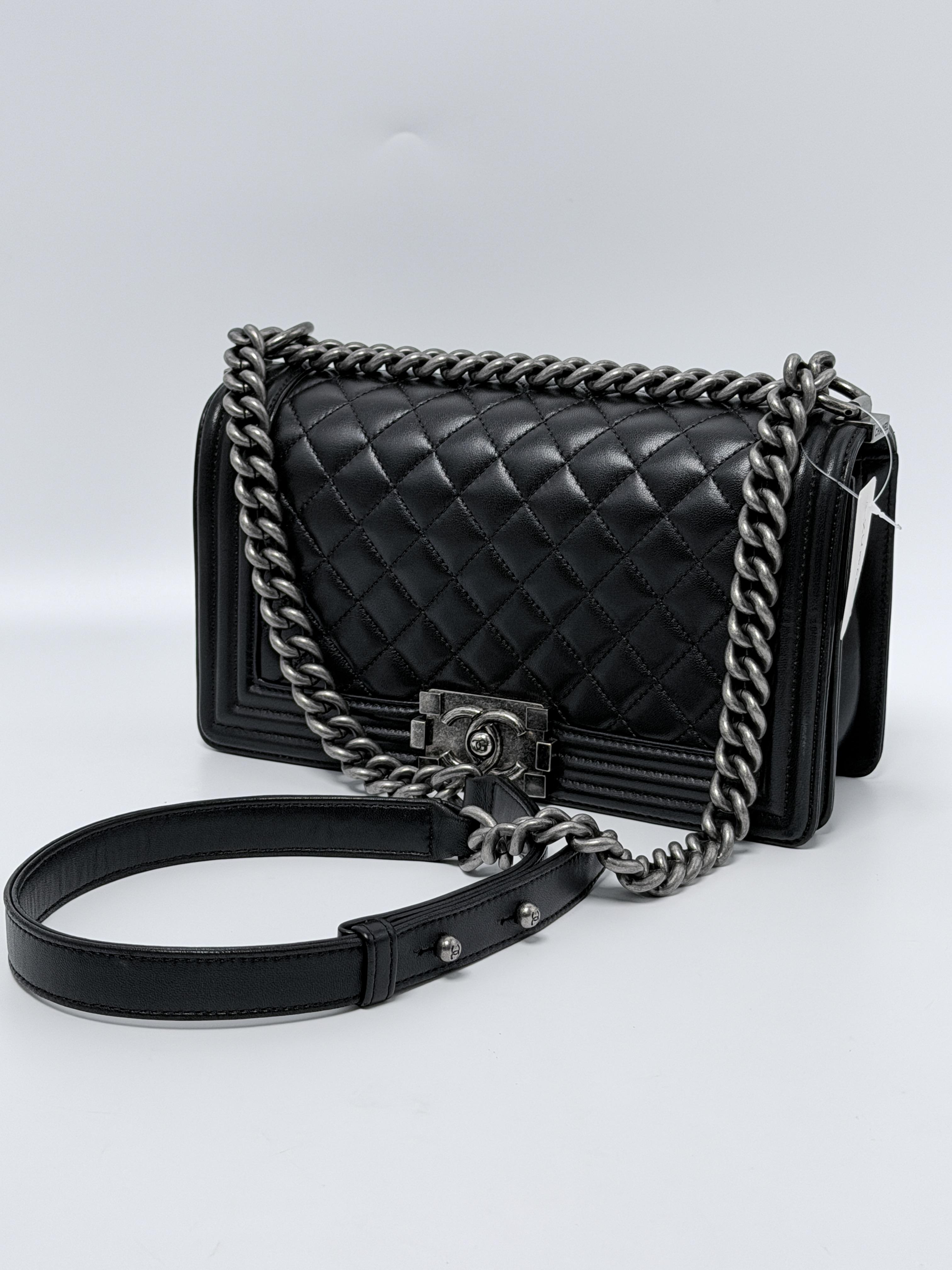 Pre-owned CHANEL Leather Shoulder Bags Boy Flap Quilted Black Hardware Shoulder Handbag Crossbody Bag XU006CC