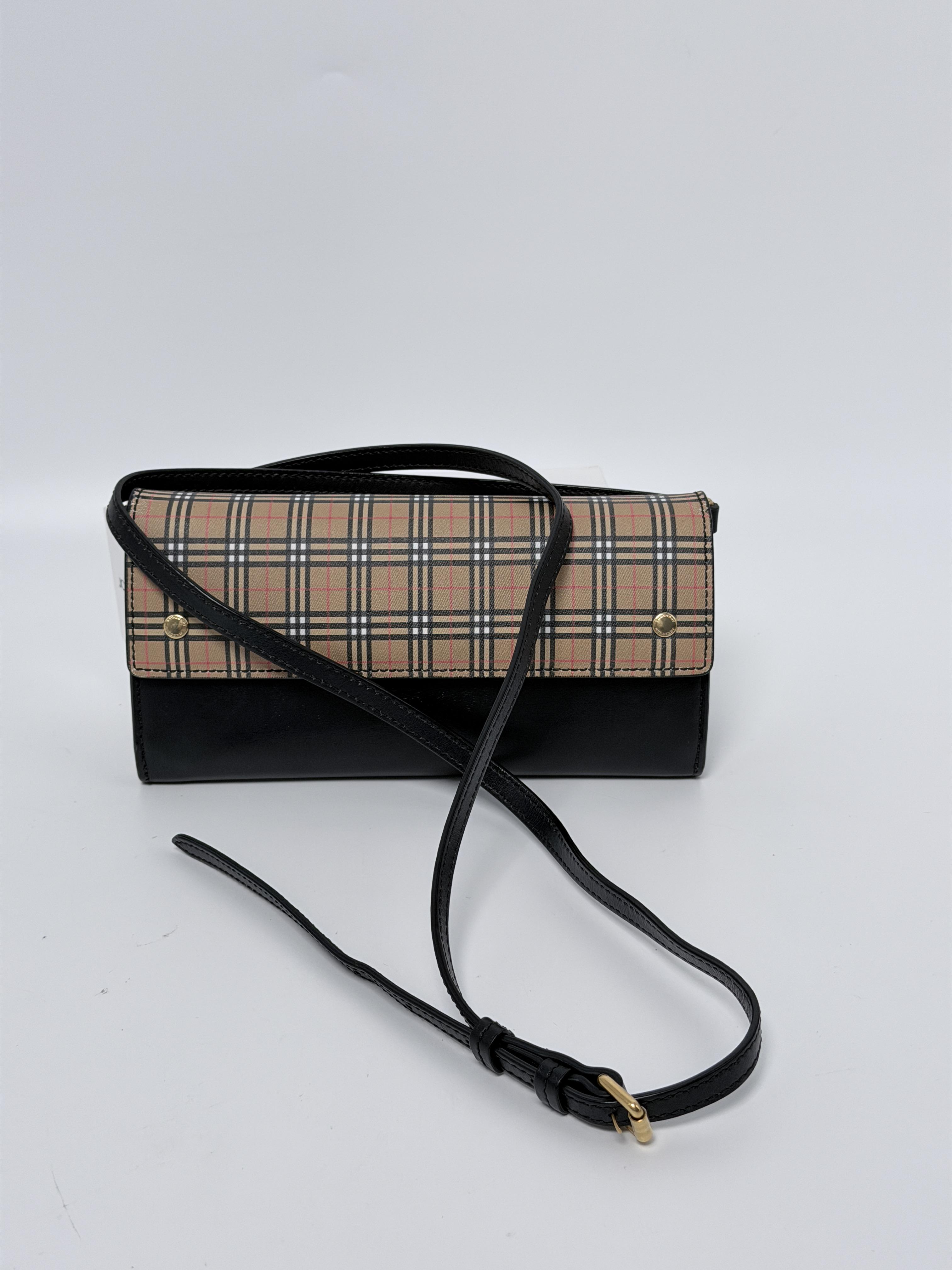 Pre-owned BURBERRY Canvas Clutches & Wristlets Black Leather Vintage Check Henley Crossbody Wallet On Chain Bag Clutch JC205BR